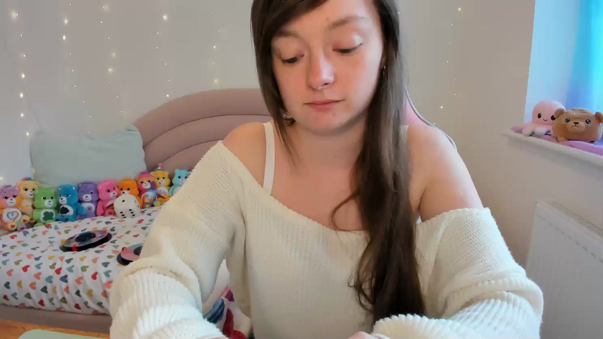Gallery image thumbnail from JessieBear_'s myfreecams stream on, 04/15/2024, 15:31 image 17 of 20