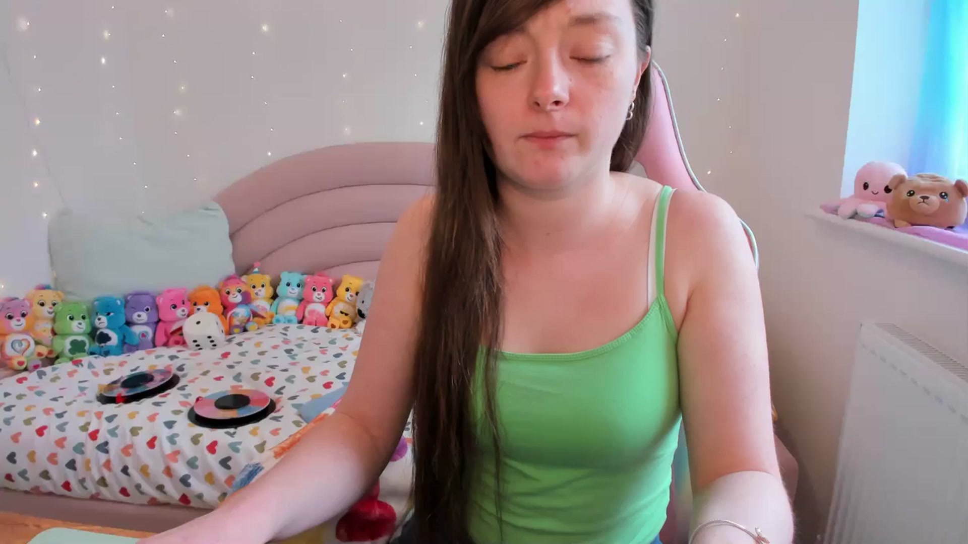 Gallery image thumbnail from JessieBear_'s myfreecams stream on, 04/15/2024, 15:31 image 8 of 20
