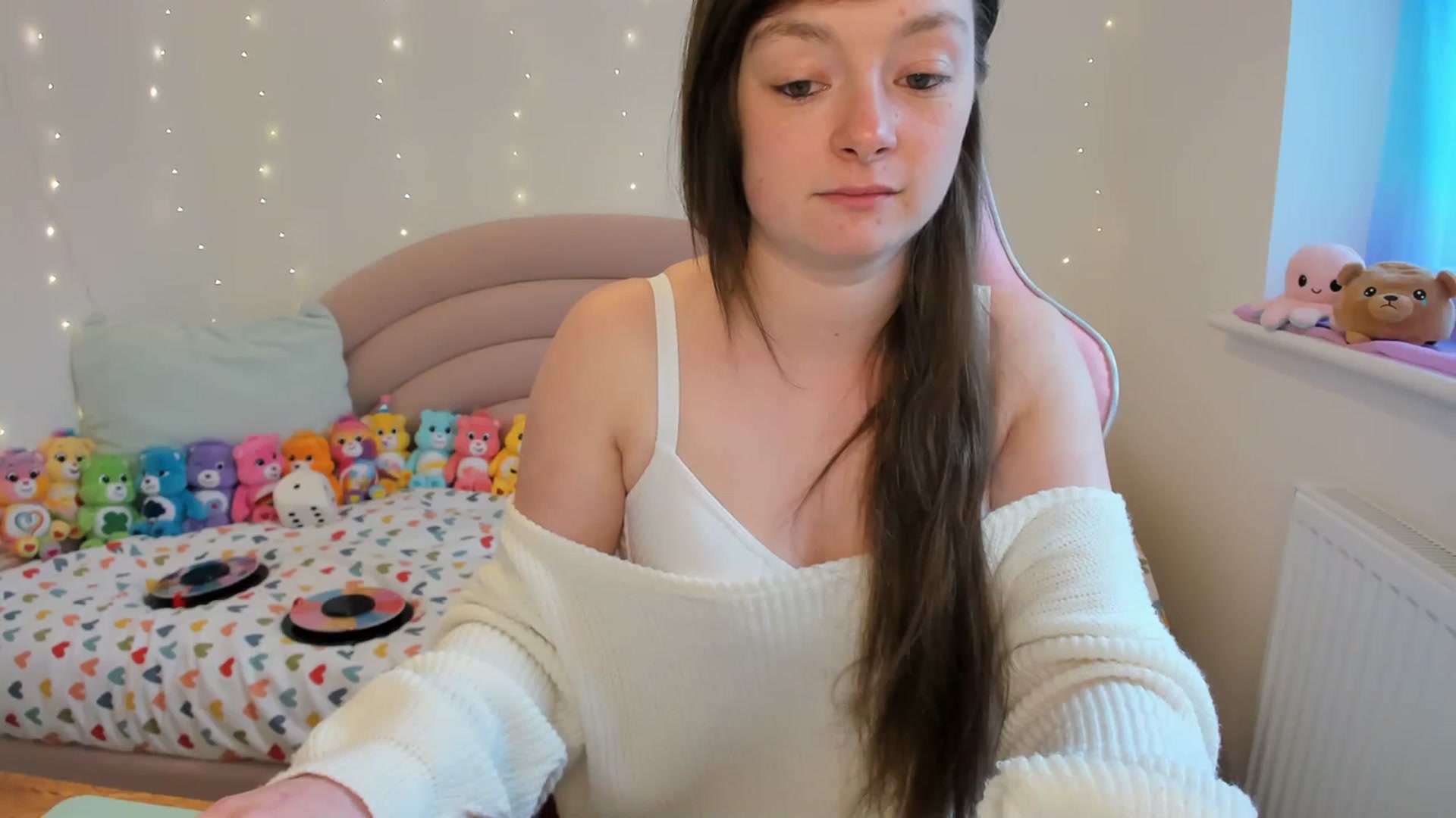 Gallery image thumbnail from JessieBear_'s myfreecams stream on, 04/15/2024, 16:08 image 5 of 20