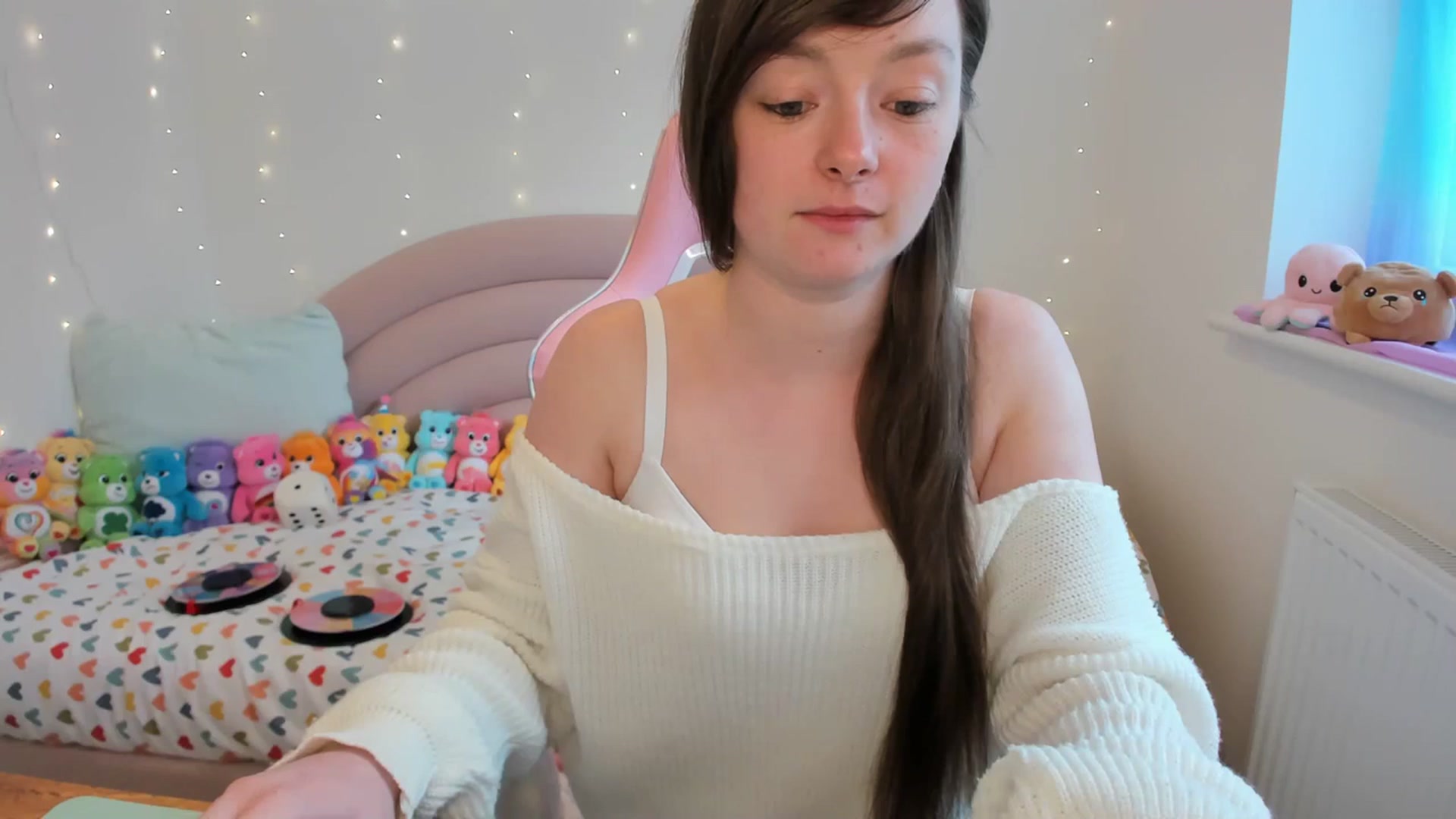 Gallery image thumbnail from JessieBear_'s myfreecams stream on, 04/15/2024, 16:08 image 9 of 20