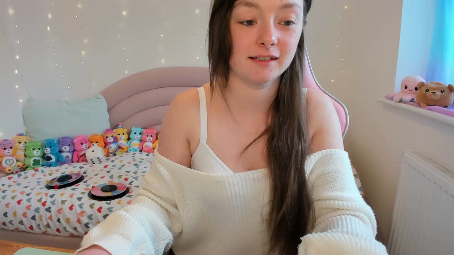 Gallery image thumbnail from JessieBear_'s myfreecams stream on, 04/15/2024, 16:08 image 2 of 20