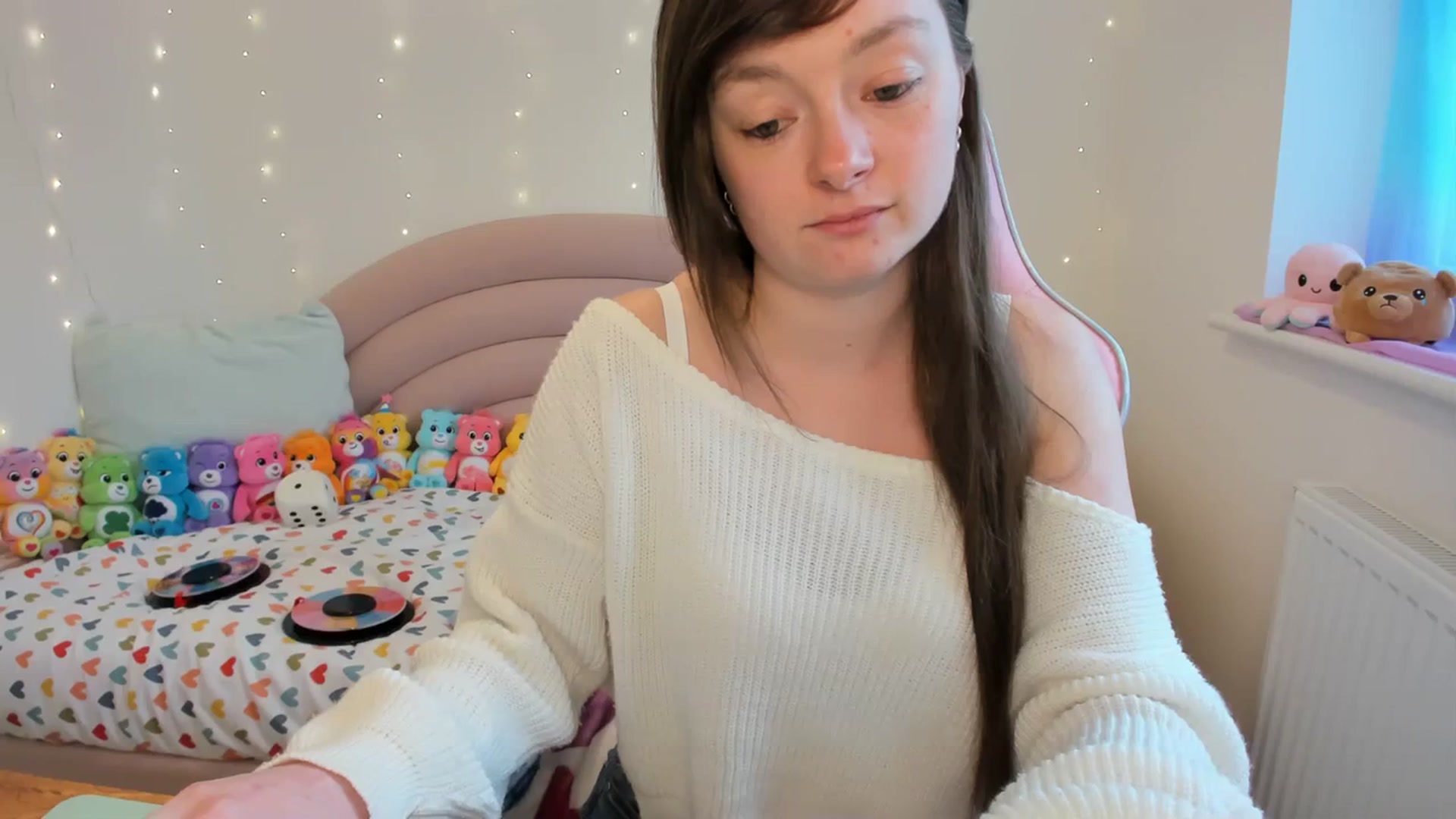 Gallery image thumbnail from JessieBear_'s myfreecams stream on, 04/15/2024, 16:08 image 7 of 20