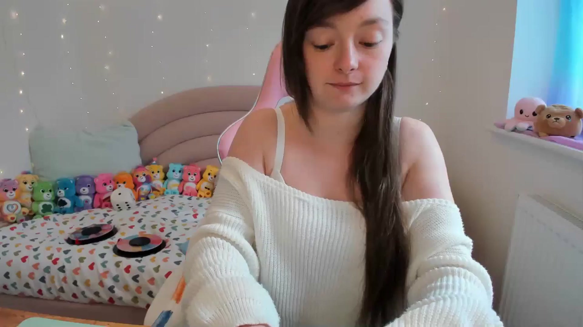 Gallery image thumbnail from JessieBear_'s myfreecams stream on, 04/15/2024, 16:08 image 14 of 20