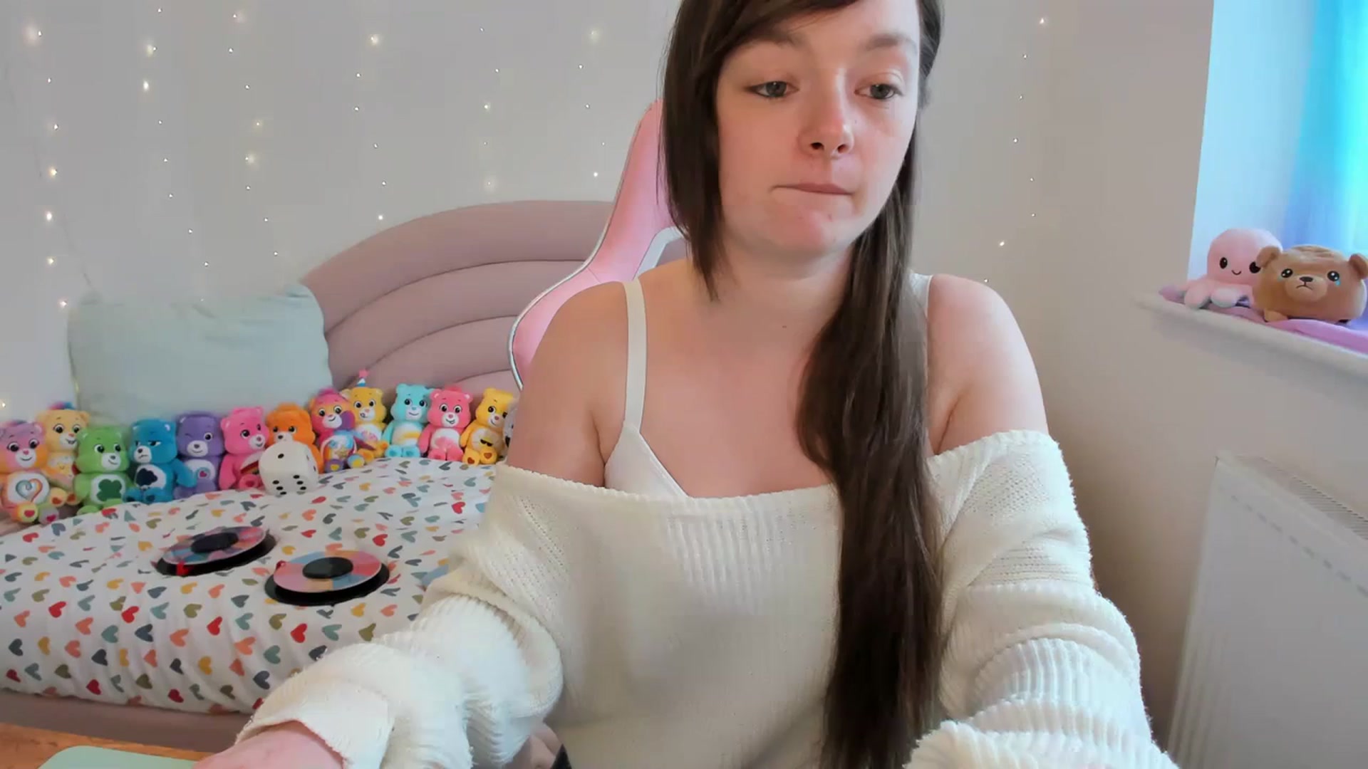 Gallery image thumbnail from JessieBear_'s myfreecams stream on, 04/15/2024, 16:08 image 12 of 20