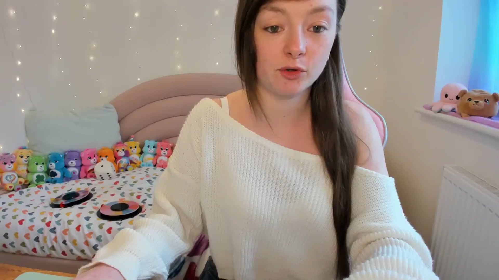 Gallery image thumbnail from JessieBear_'s myfreecams stream on, 04/15/2024, 16:08 image 6 of 20