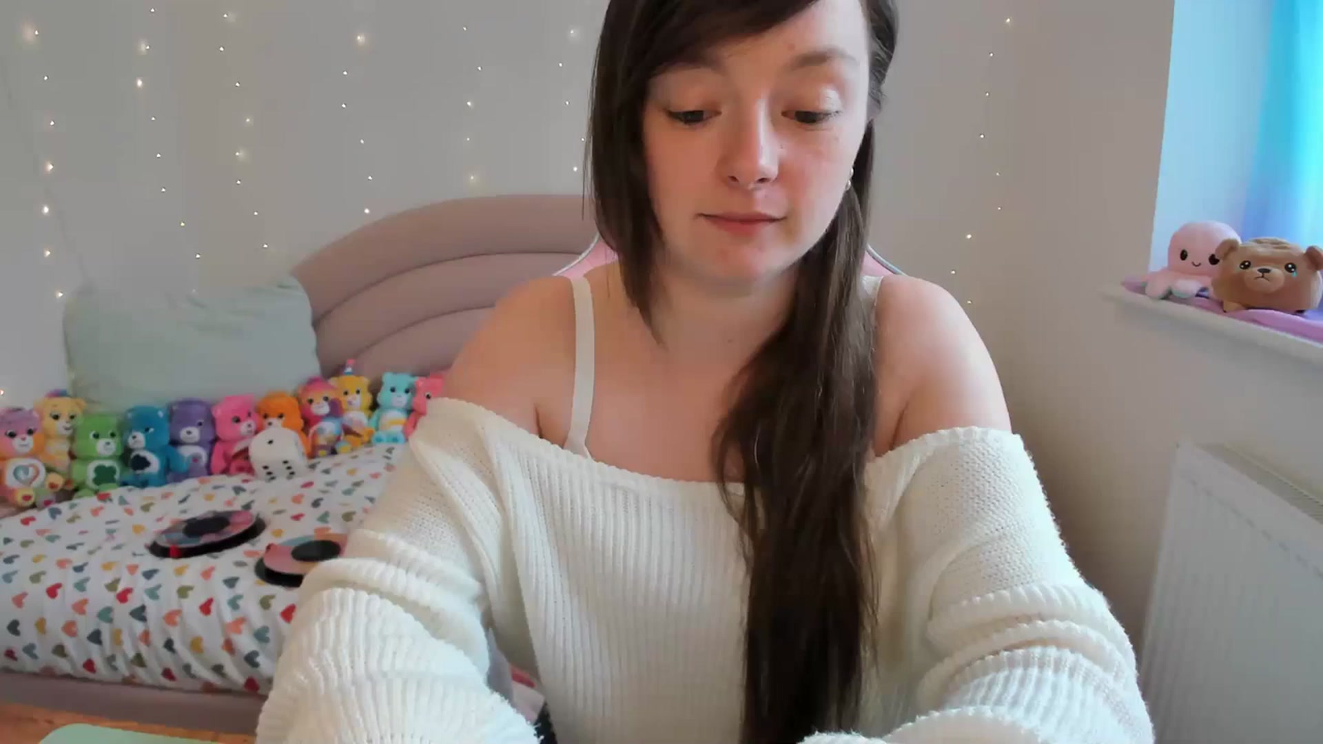 Gallery image thumbnail from JessieBear_'s myfreecams stream on, 04/15/2024, 16:08 image 16 of 20
