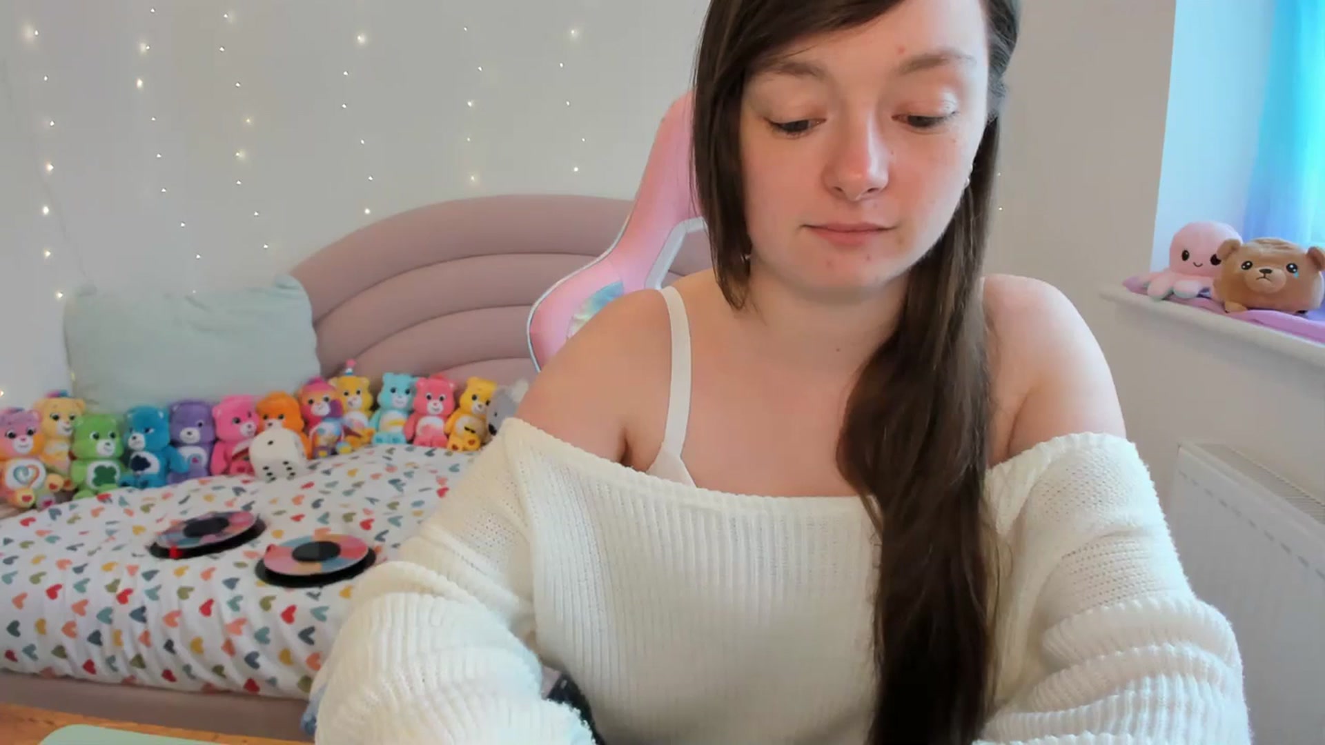 Gallery image thumbnail from JessieBear_'s myfreecams stream on, 04/15/2024, 16:08 image 10 of 20