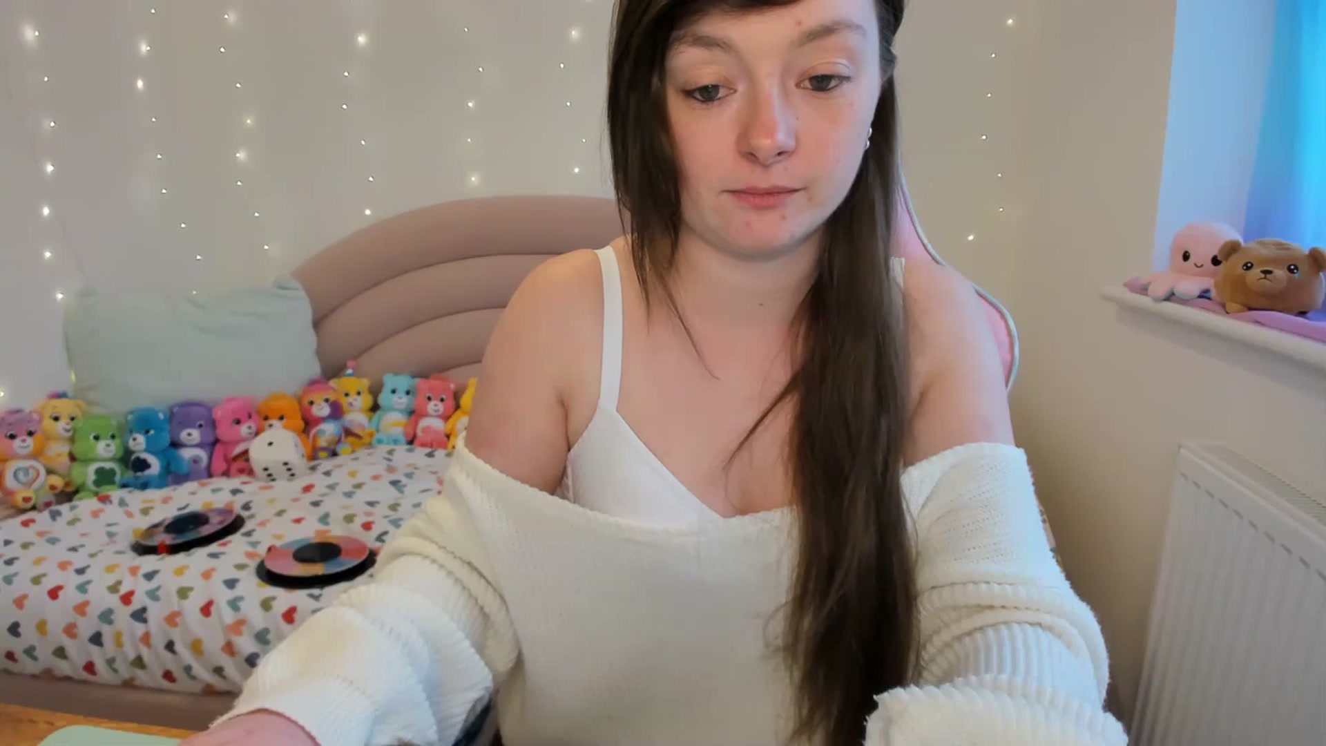 Gallery image thumbnail from JessieBear_'s myfreecams stream on, 04/15/2024, 16:08 image 4 of 20