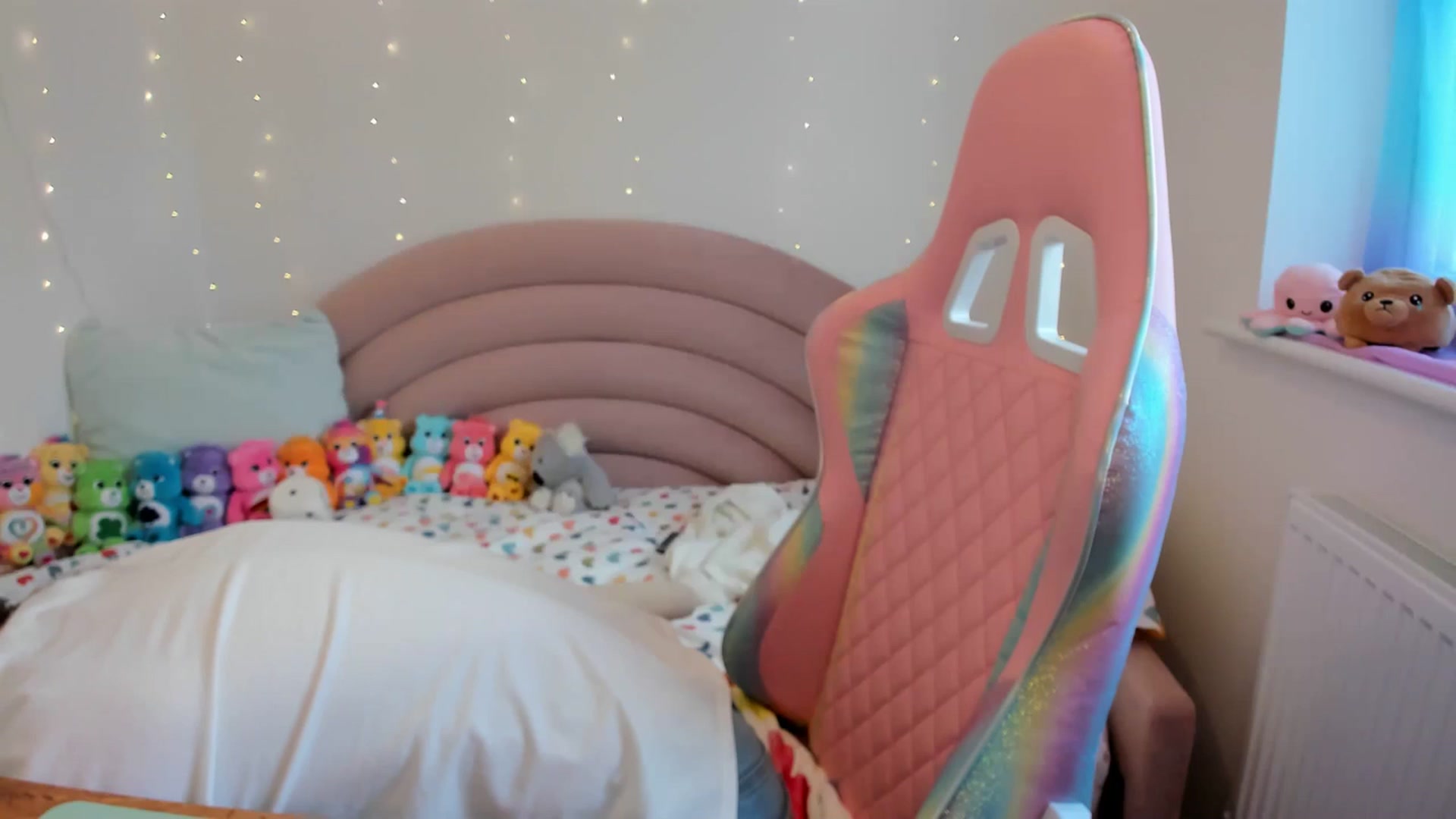 Gallery image thumbnail from JessieBear_'s myfreecams stream on, 04/16/2024, 16:11 image 7 of 20