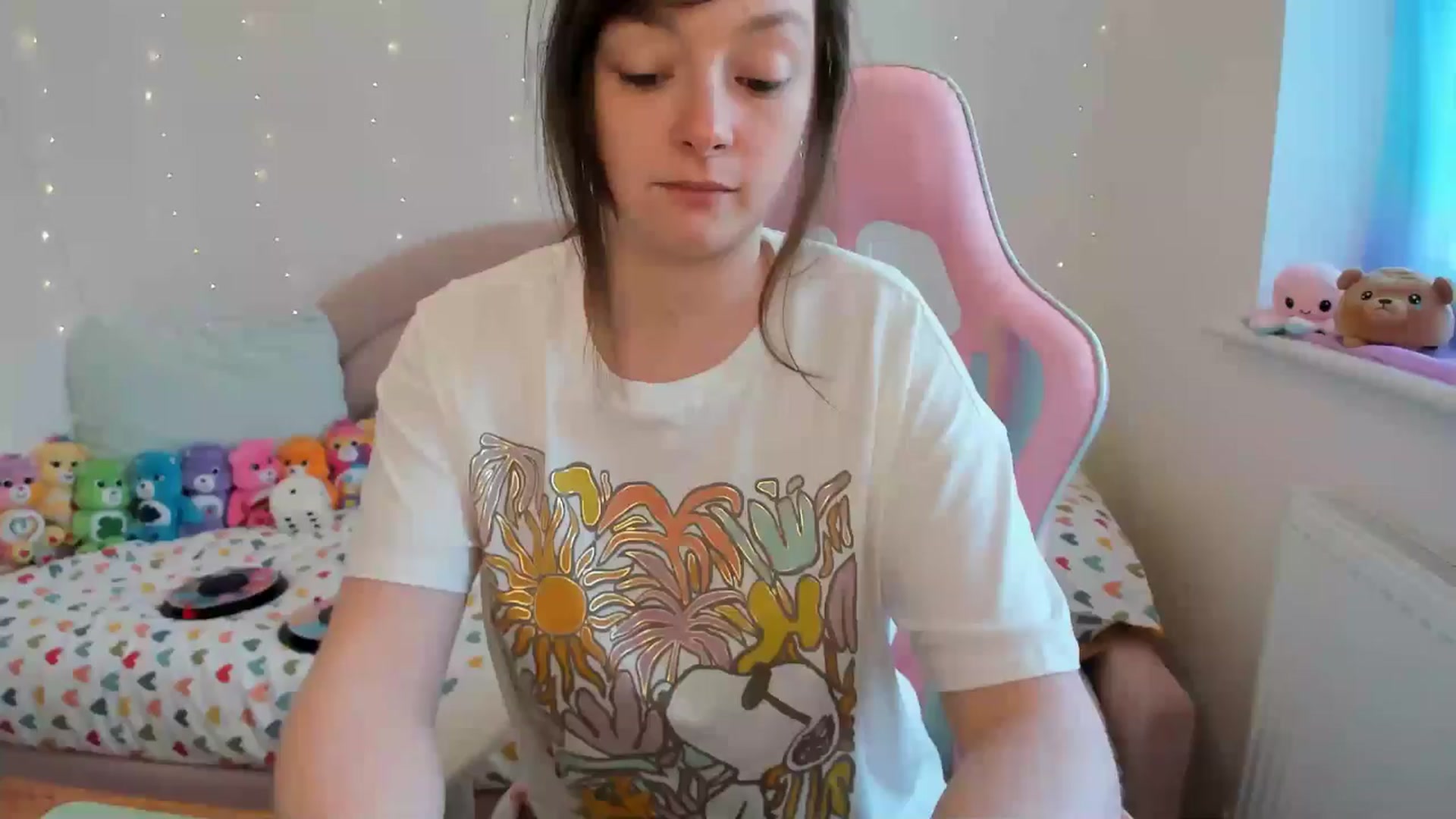 Gallery image thumbnail from JessieBear_'s myfreecams stream on, 04/16/2024, 16:11 image 4 of 20