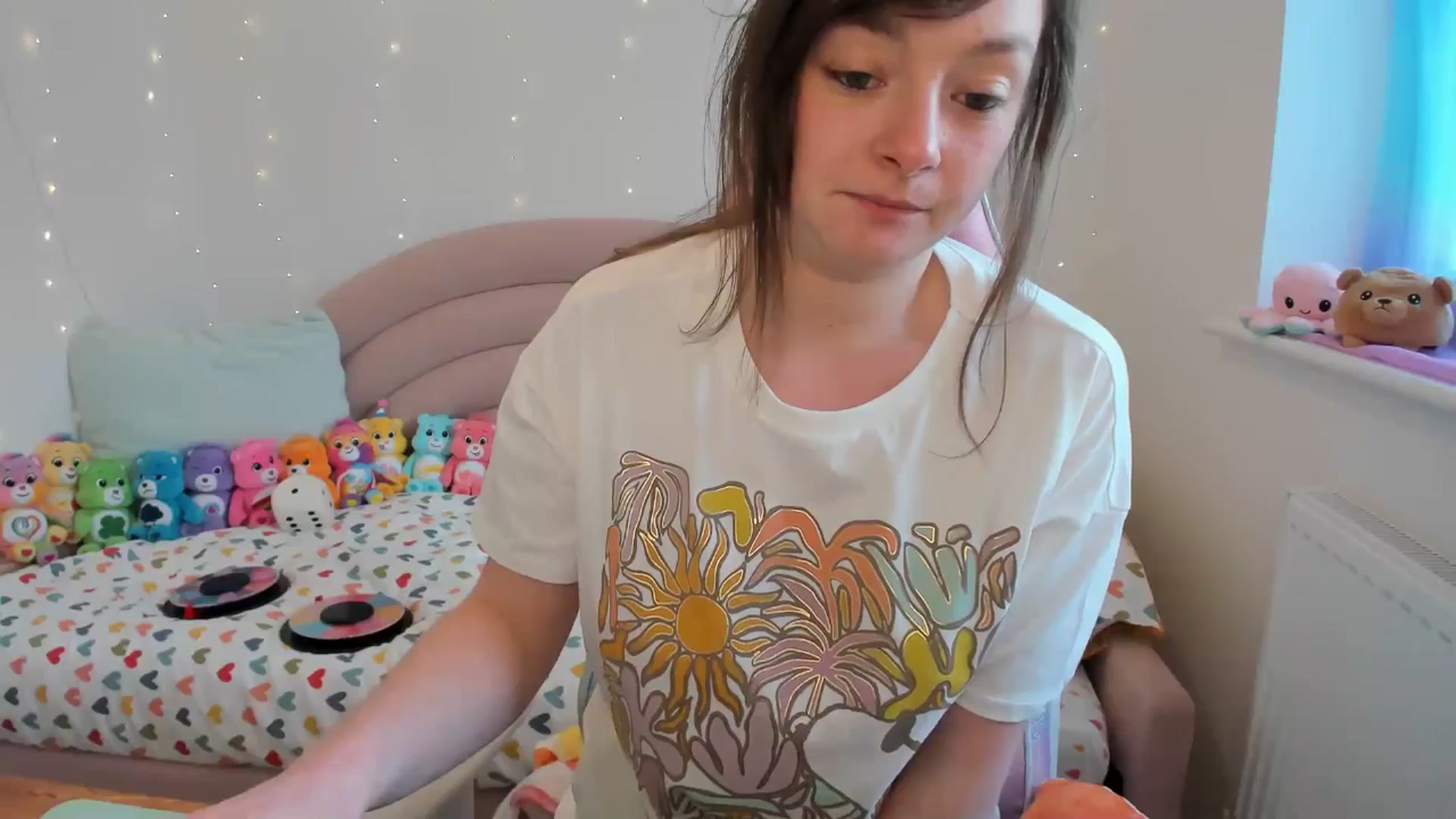 Gallery image thumbnail from JessieBear_'s myfreecams stream on, 04/16/2024, 16:11 image 8 of 20
