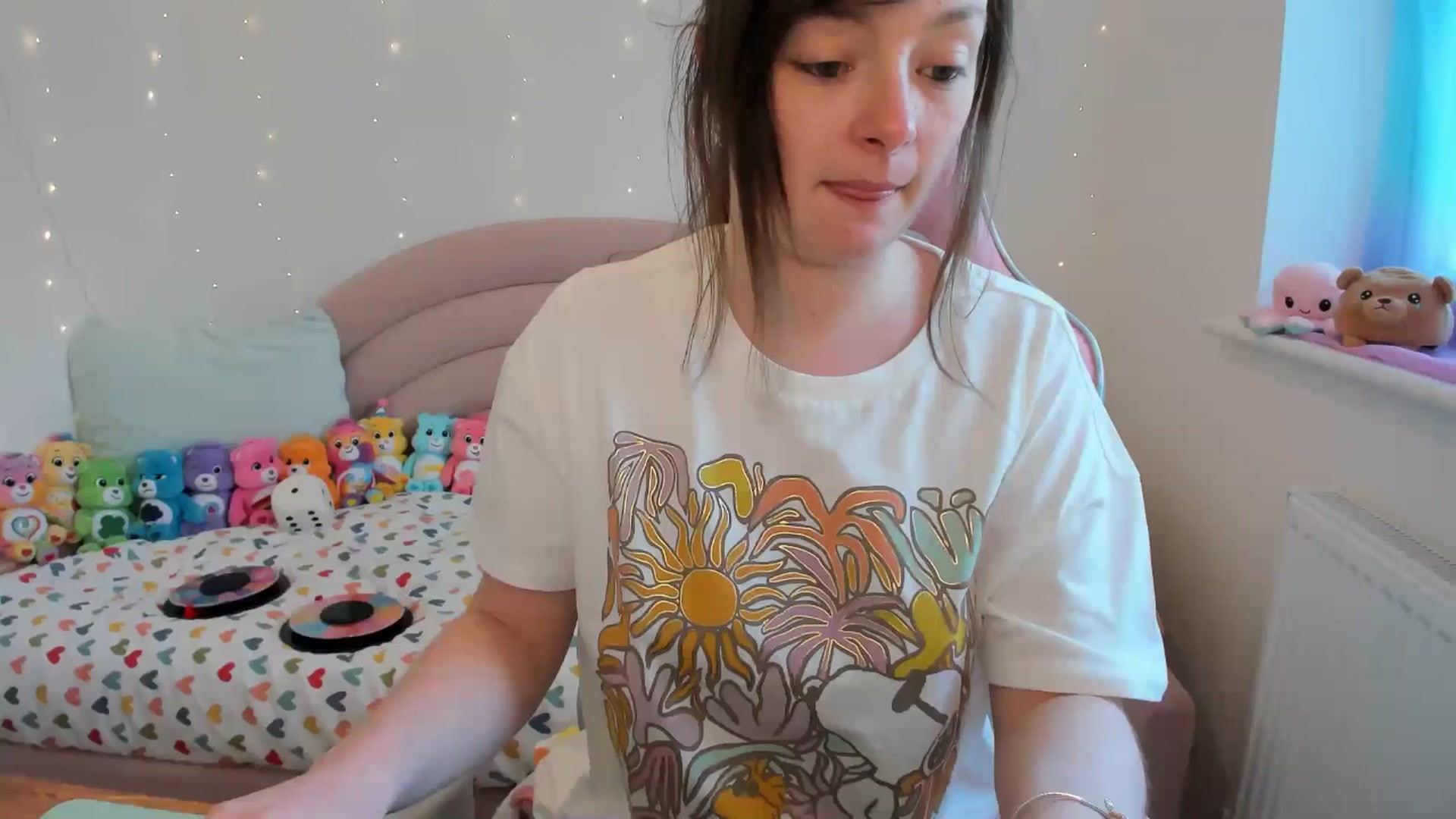 Gallery image thumbnail from JessieBear_'s myfreecams stream on, 04/16/2024, 16:11 image 15 of 20