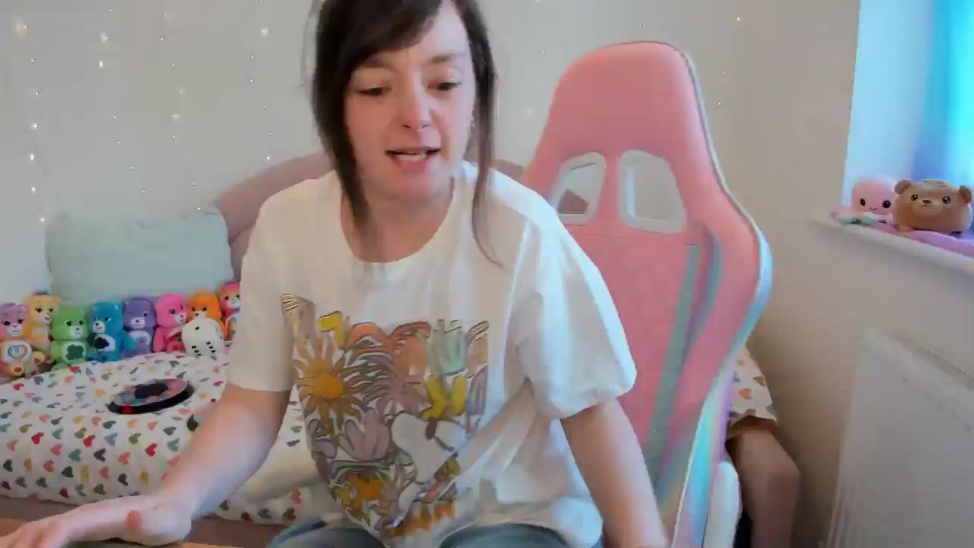 Gallery image thumbnail from JessieBear_'s myfreecams stream on, 04/16/2024, 16:11 image 19 of 20