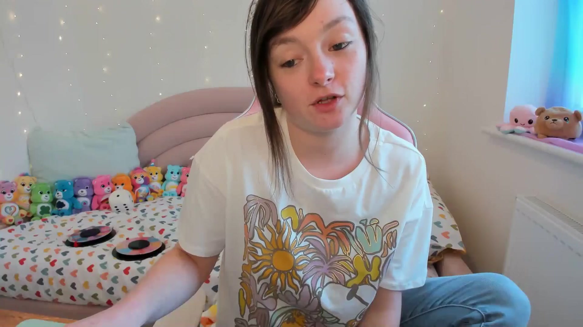 Gallery image thumbnail from JessieBear_'s myfreecams stream on, 04/16/2024, 16:11 image 17 of 20
