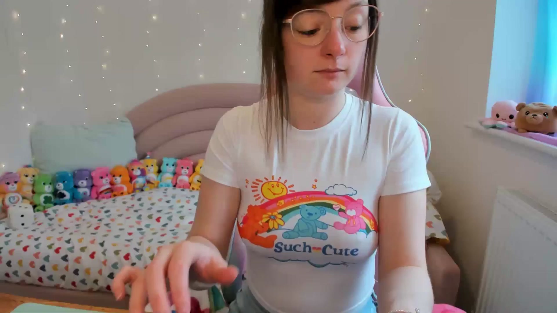 Gallery image thumbnail from JessieBear_'s myfreecams stream on, 04/18/2024, 14:09 image 4 of 20