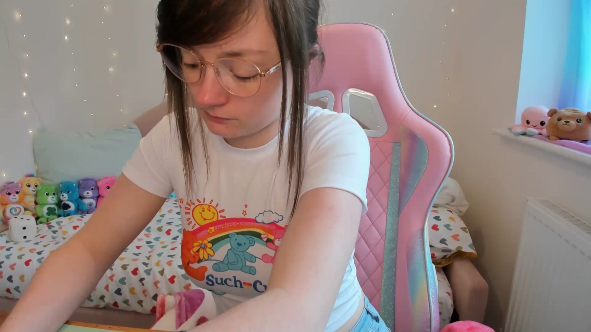 Gallery image thumbnail from JessieBear_'s myfreecams stream on, 04/18/2024, 14:09 image 6 of 20