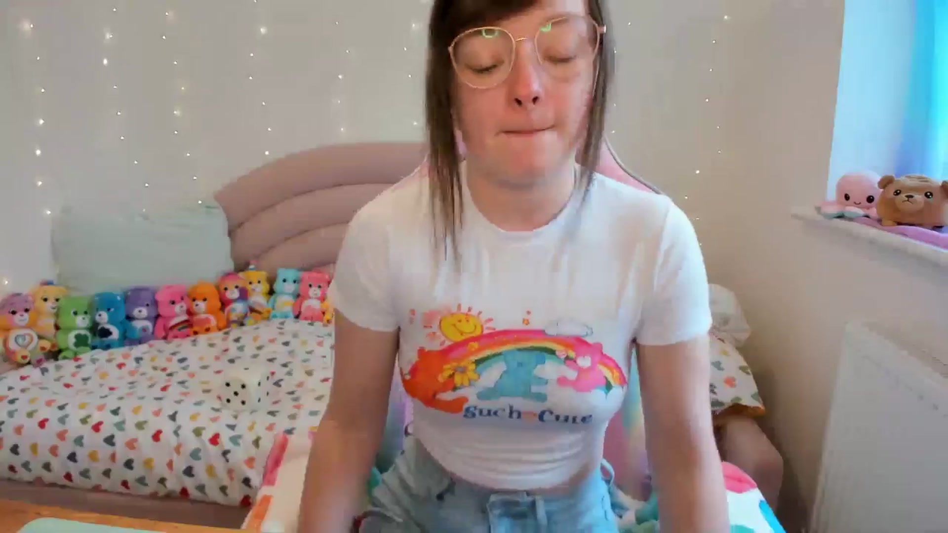 Gallery image thumbnail from JessieBear_'s myfreecams stream on, 04/18/2024, 14:09 image 10 of 20