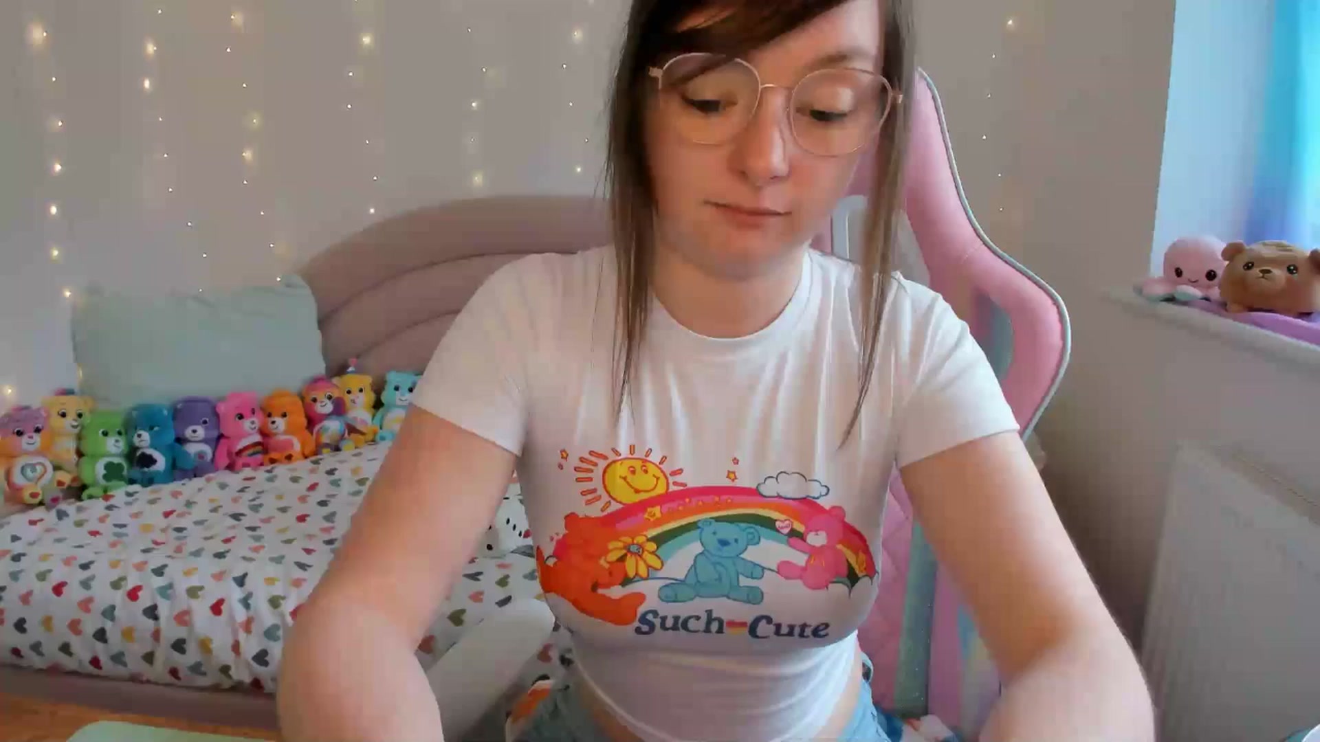 Gallery image thumbnail from JessieBear_'s myfreecams stream on, 04/18/2024, 16:49 image 16 of 20