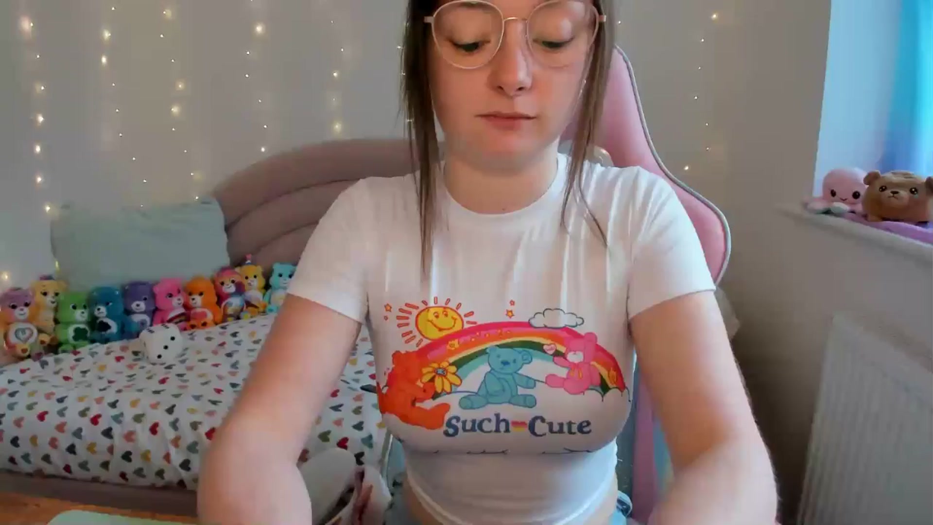 Gallery image thumbnail from JessieBear_'s myfreecams stream on, 04/18/2024, 16:49 image 4 of 20