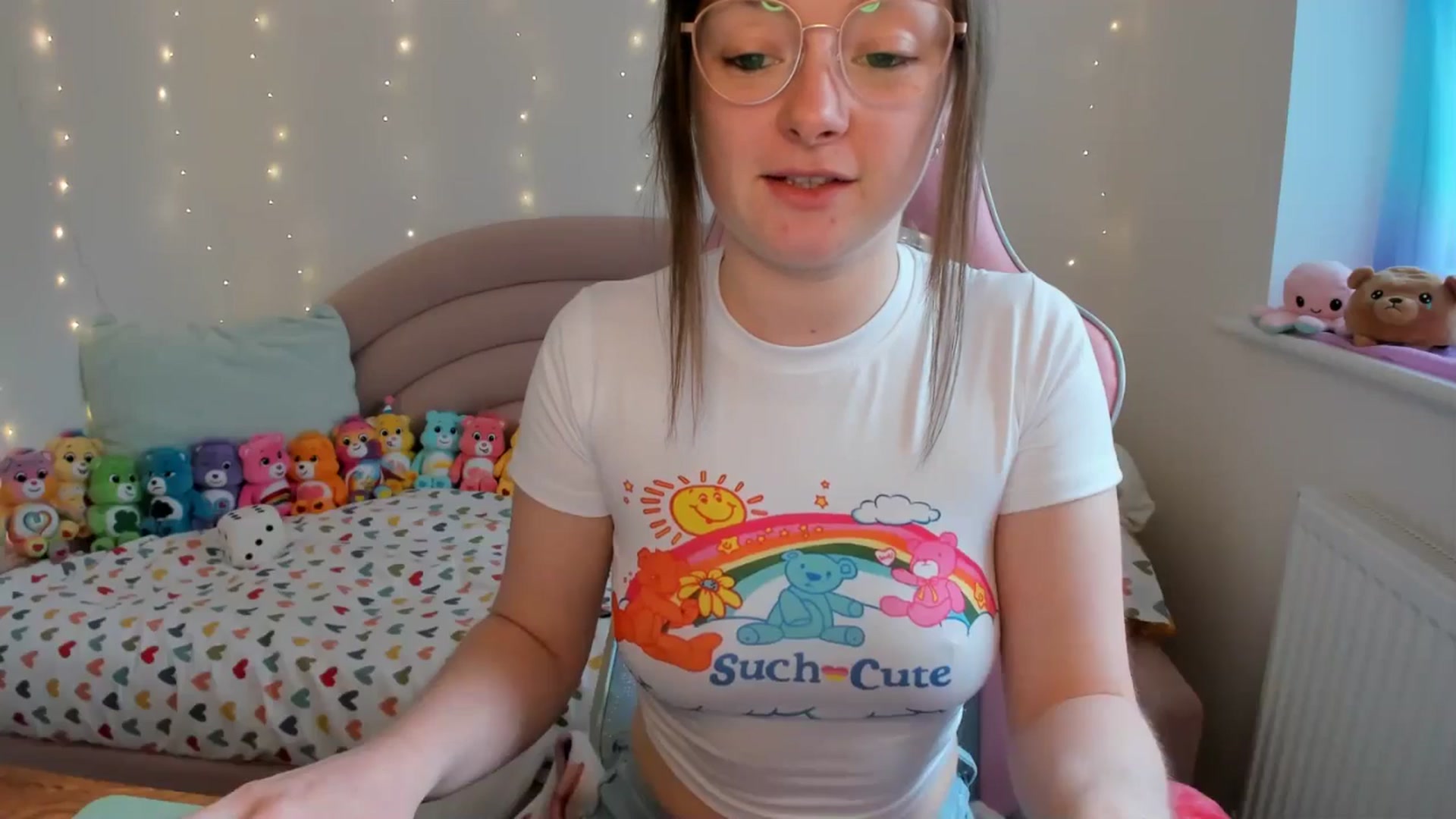 Gallery image thumbnail from JessieBear_'s myfreecams stream on, 04/18/2024, 16:49 image 2 of 20