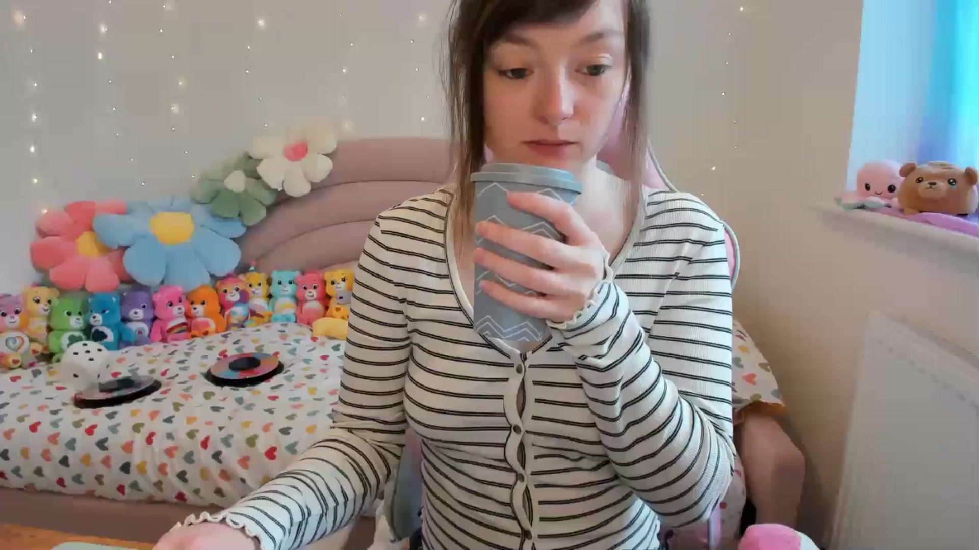Gallery image thumbnail from JessieBear_'s myfreecams stream on, 04/22/2024, 13:29 image 9 of 20