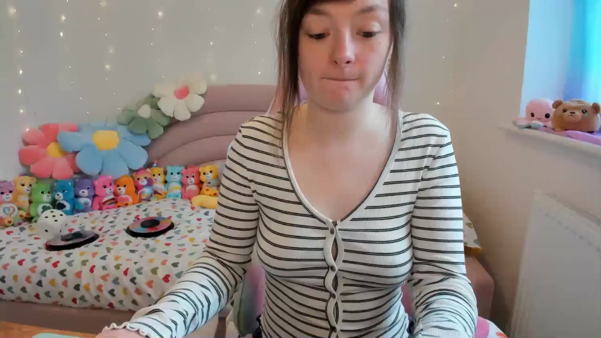 Gallery image thumbnail from JessieBear_'s myfreecams stream on, 04/22/2024, 13:29 image 12 of 20