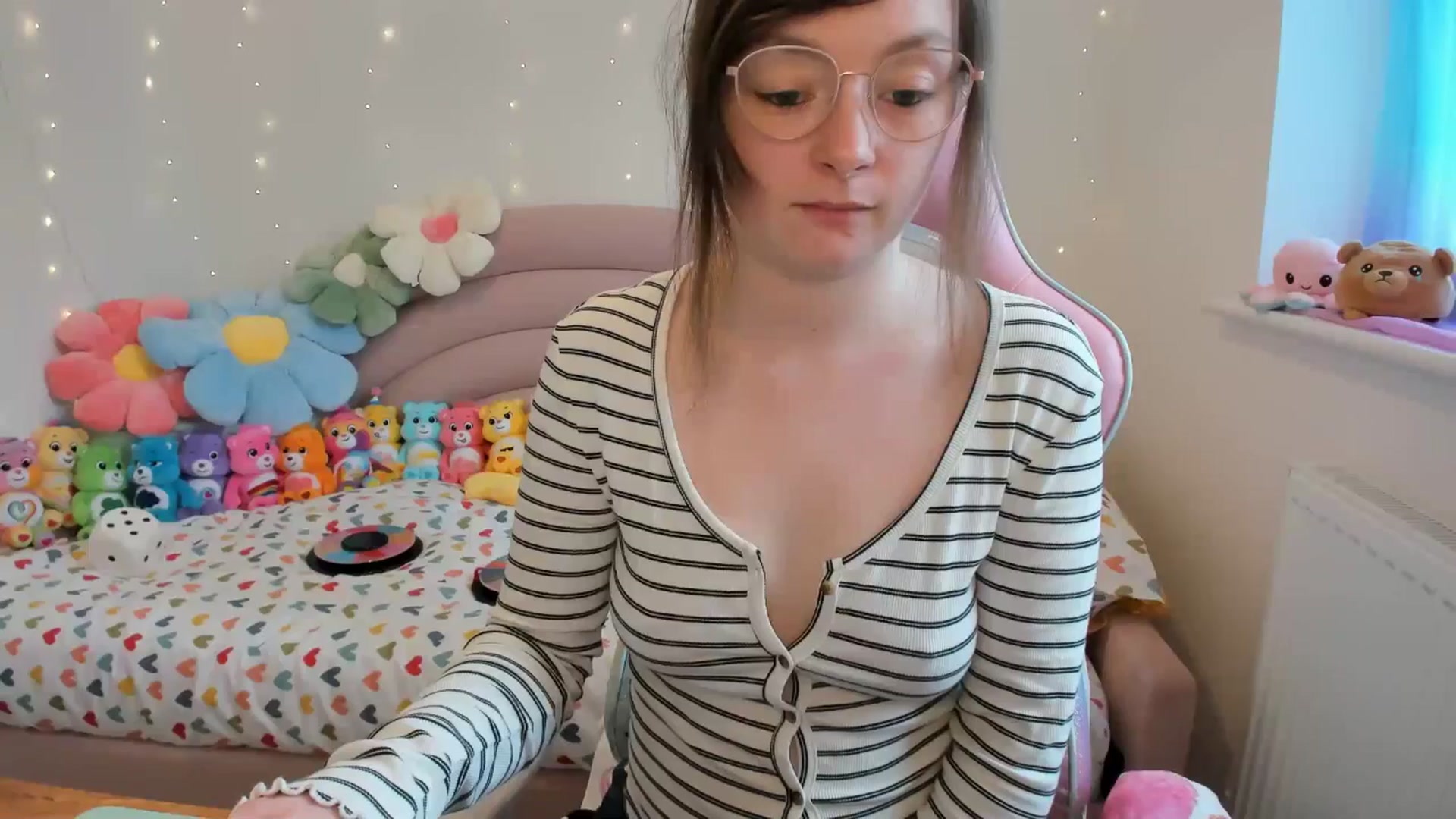 Gallery image thumbnail from JessieBear_'s myfreecams stream on, 04/22/2024, 15:50 image 15 of 20