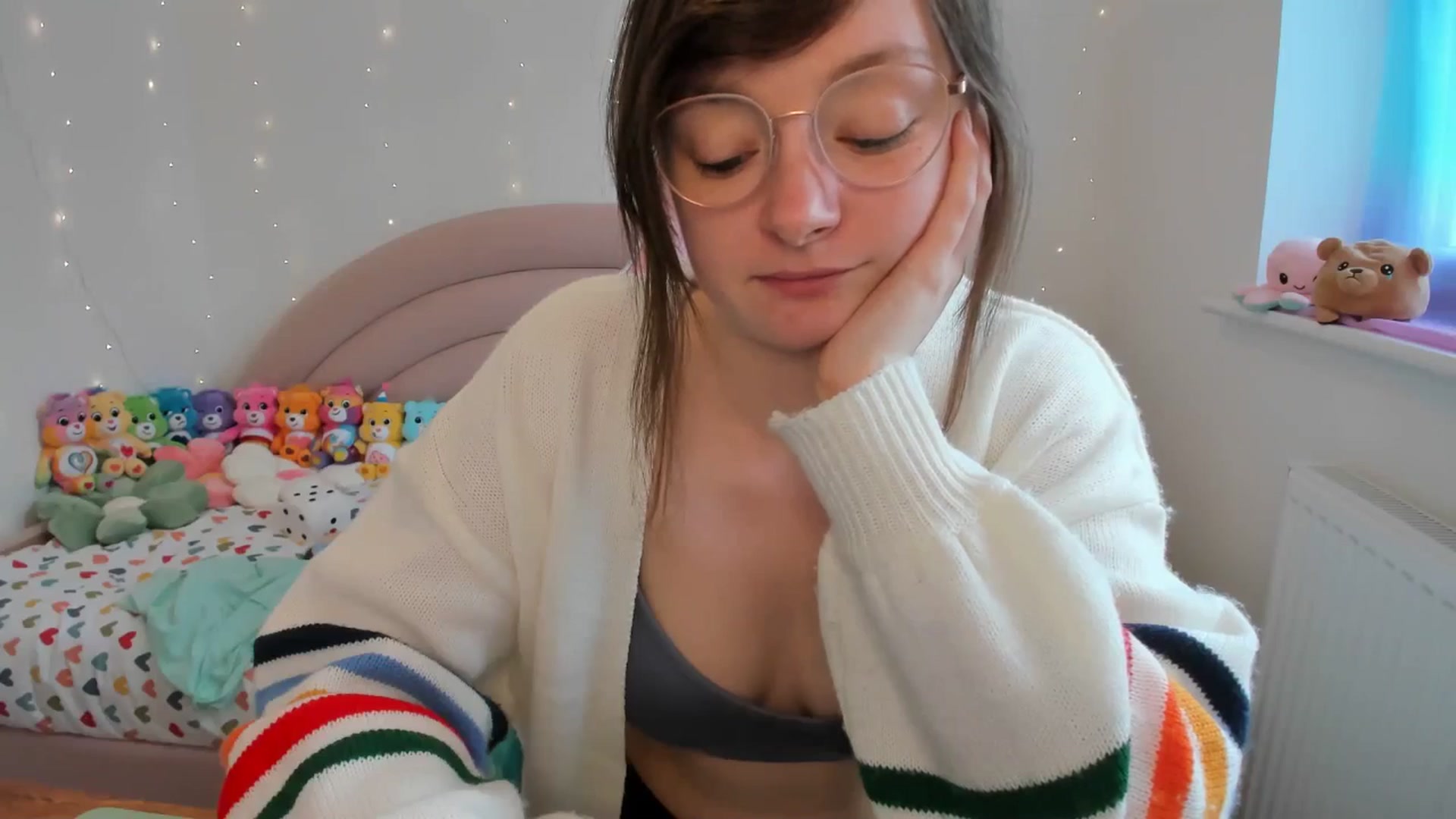 Gallery image thumbnail from JessieBear_'s myfreecams stream on, 04/23/2024, 15:59 image 4 of 20