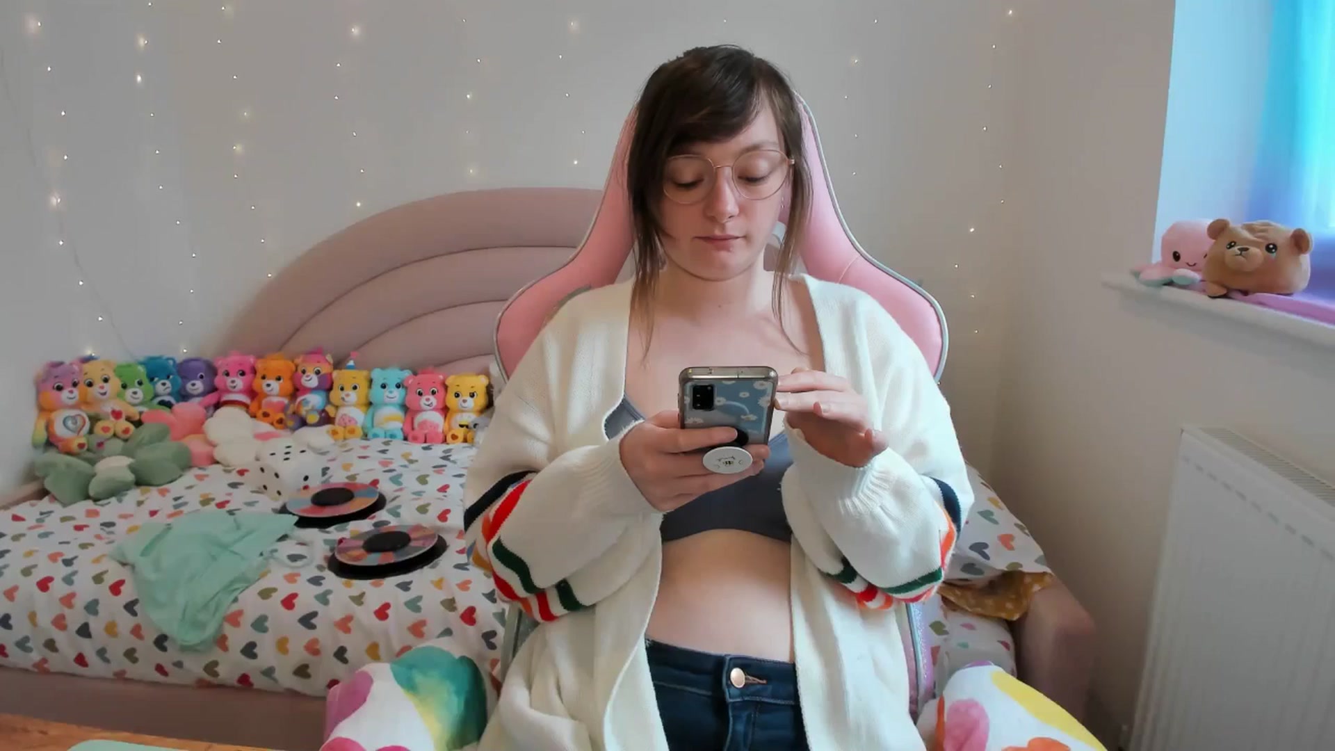 Gallery image thumbnail from JessieBear_'s myfreecams stream on, 04/23/2024, 15:59 image 2 of 20