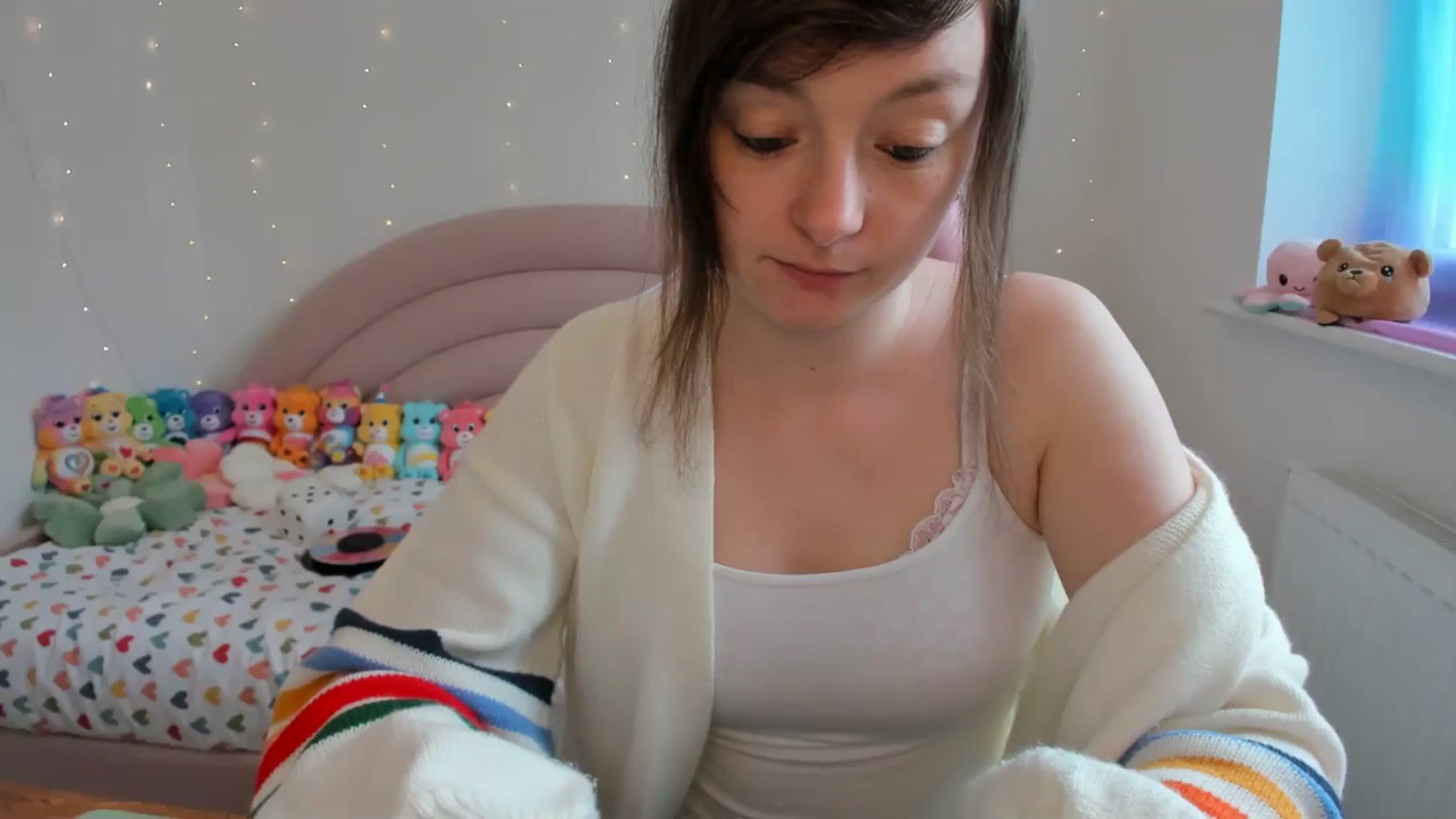 Gallery image thumbnail from JessieBear_'s myfreecams stream on, 04/25/2024, 13:45 image 3 of 20