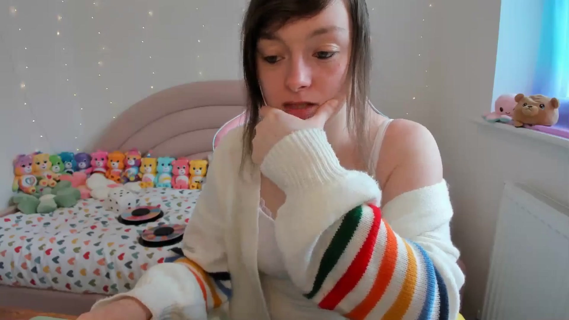 Gallery image thumbnail from JessieBear_'s myfreecams stream on, 04/25/2024, 13:45 image 19 of 20