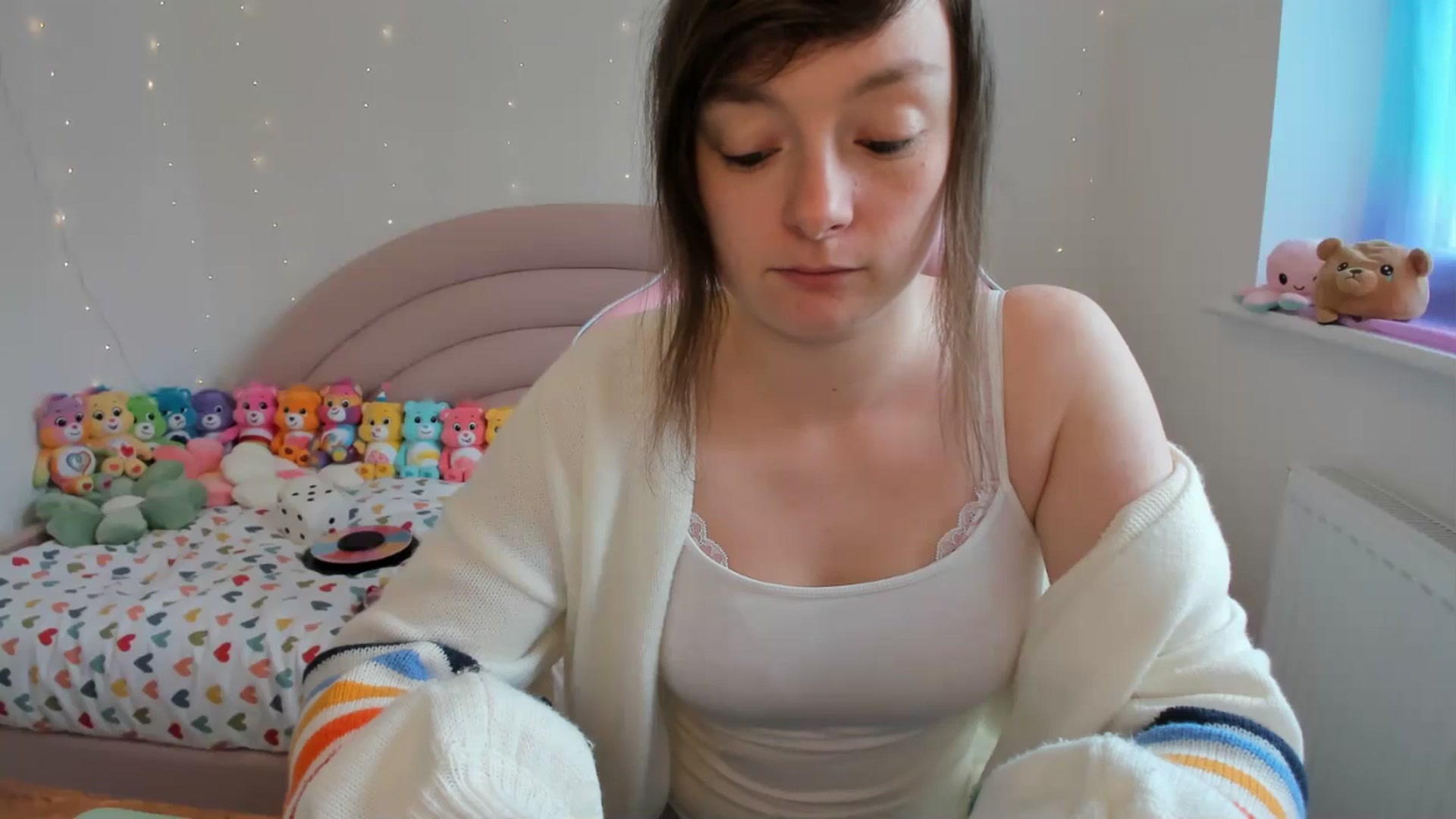 Gallery image thumbnail from JessieBear_'s myfreecams stream on, 04/25/2024, 13:45 image 6 of 20