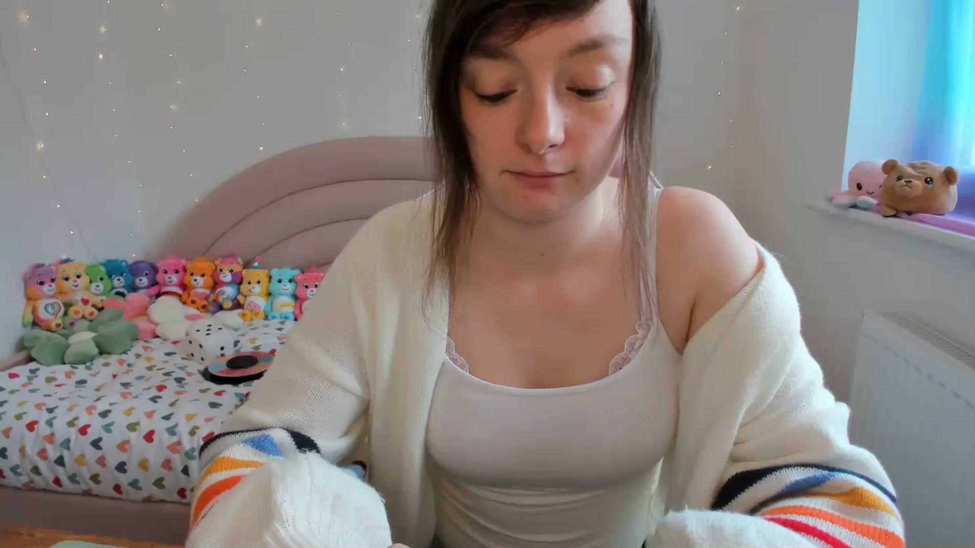 Gallery image thumbnail from JessieBear_'s myfreecams stream on, 04/25/2024, 13:45 image 8 of 20