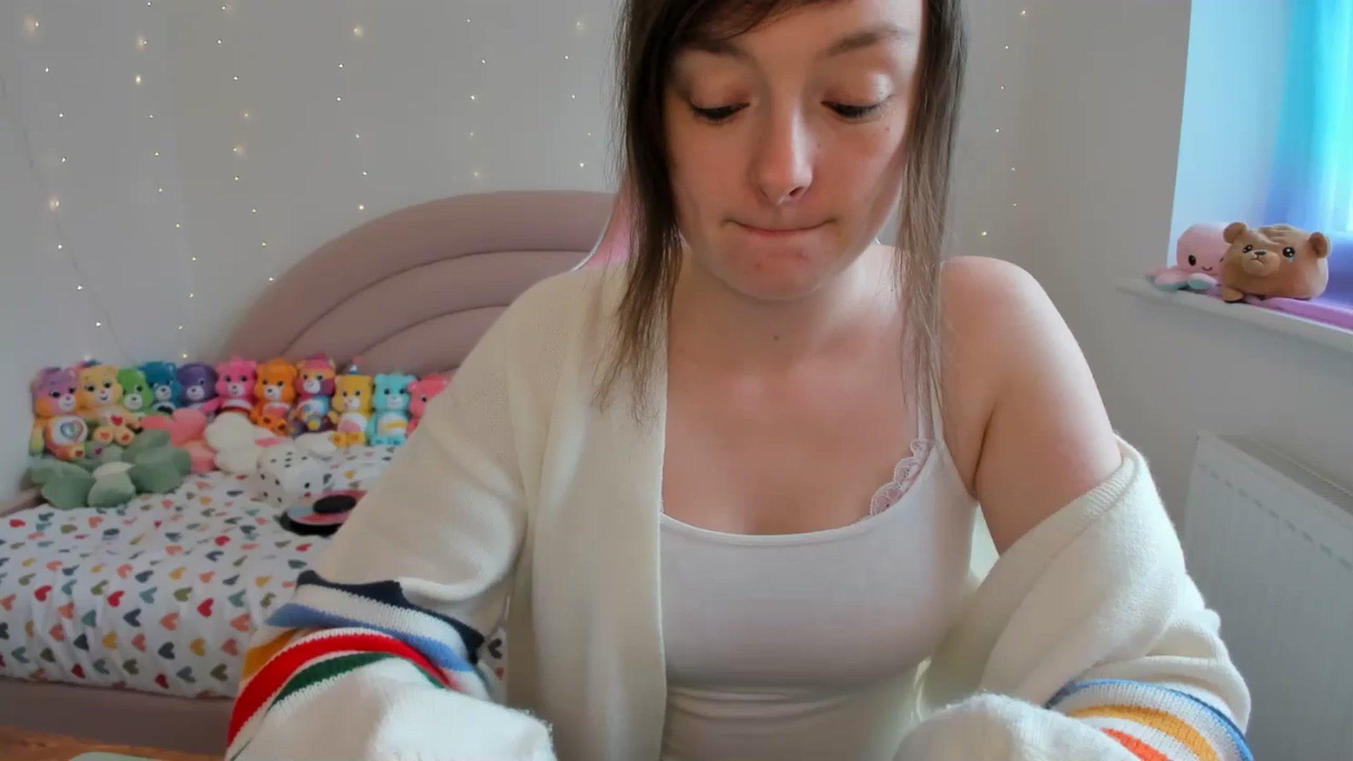 Gallery image thumbnail from JessieBear_'s myfreecams stream on, 04/25/2024, 13:45 image 2 of 20