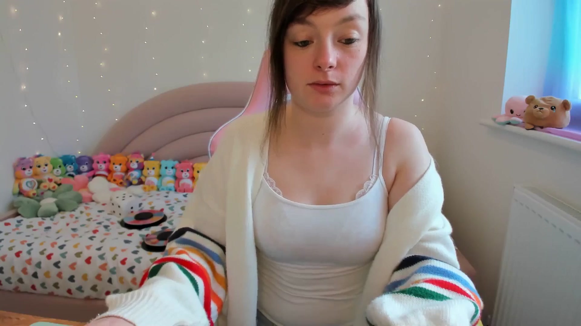 Gallery image thumbnail from JessieBear_'s myfreecams stream on, 04/25/2024, 14:27 image 20 of 20