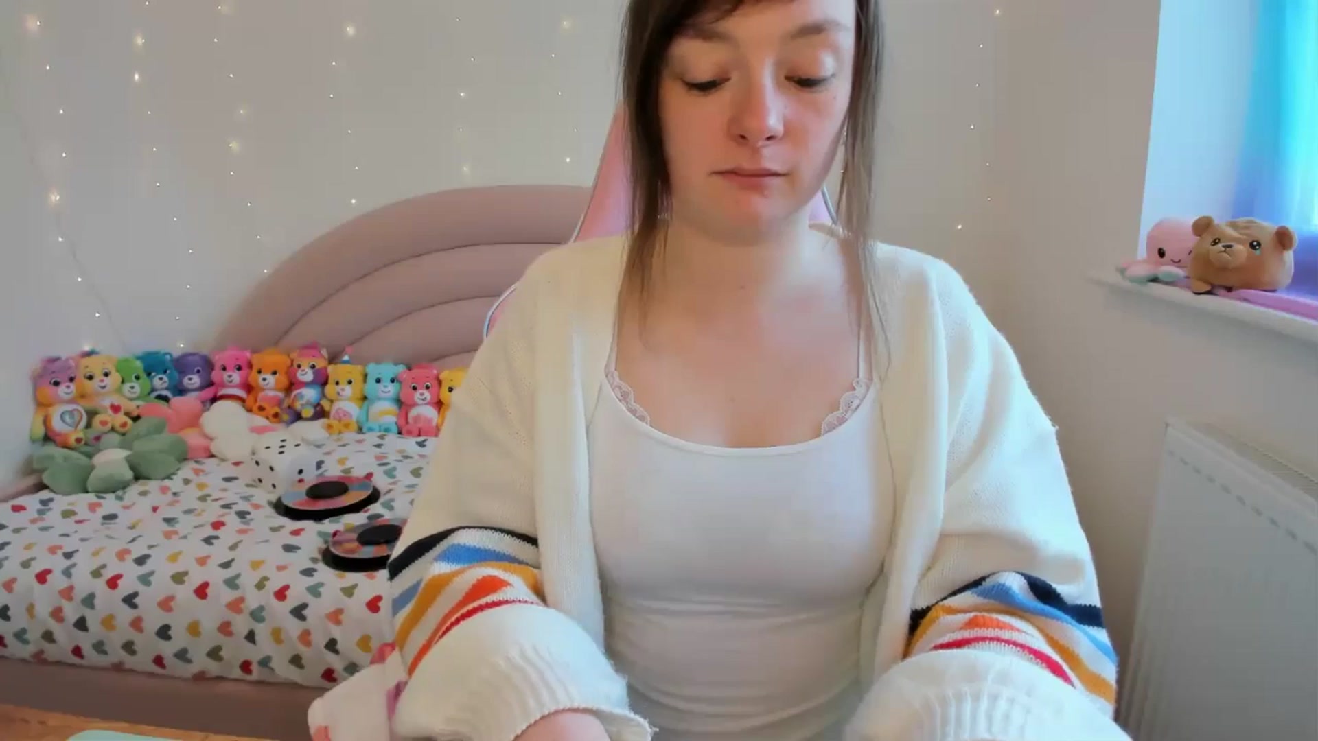 Gallery image thumbnail from JessieBear_'s myfreecams stream on, 04/25/2024, 14:27 image 13 of 20