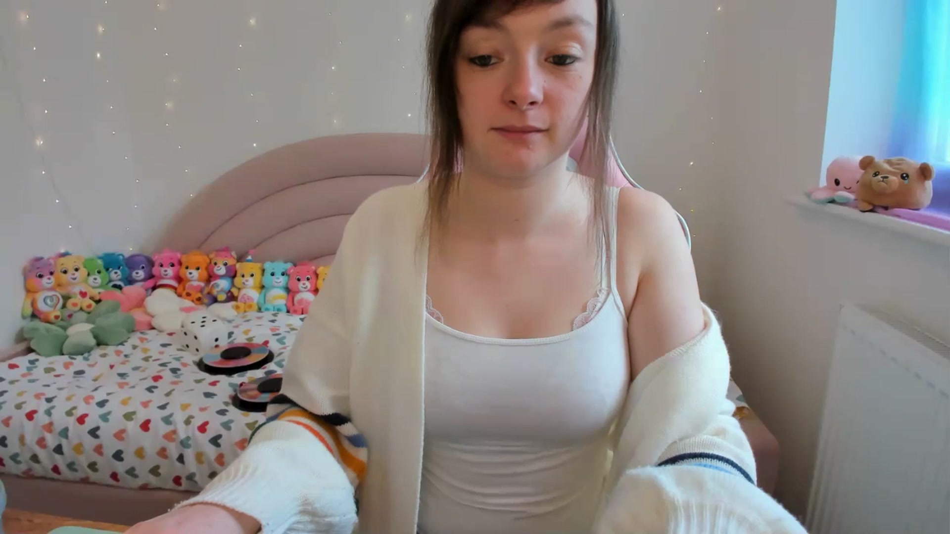 Gallery image thumbnail from JessieBear_'s myfreecams stream on, 04/25/2024, 14:27 image 4 of 20