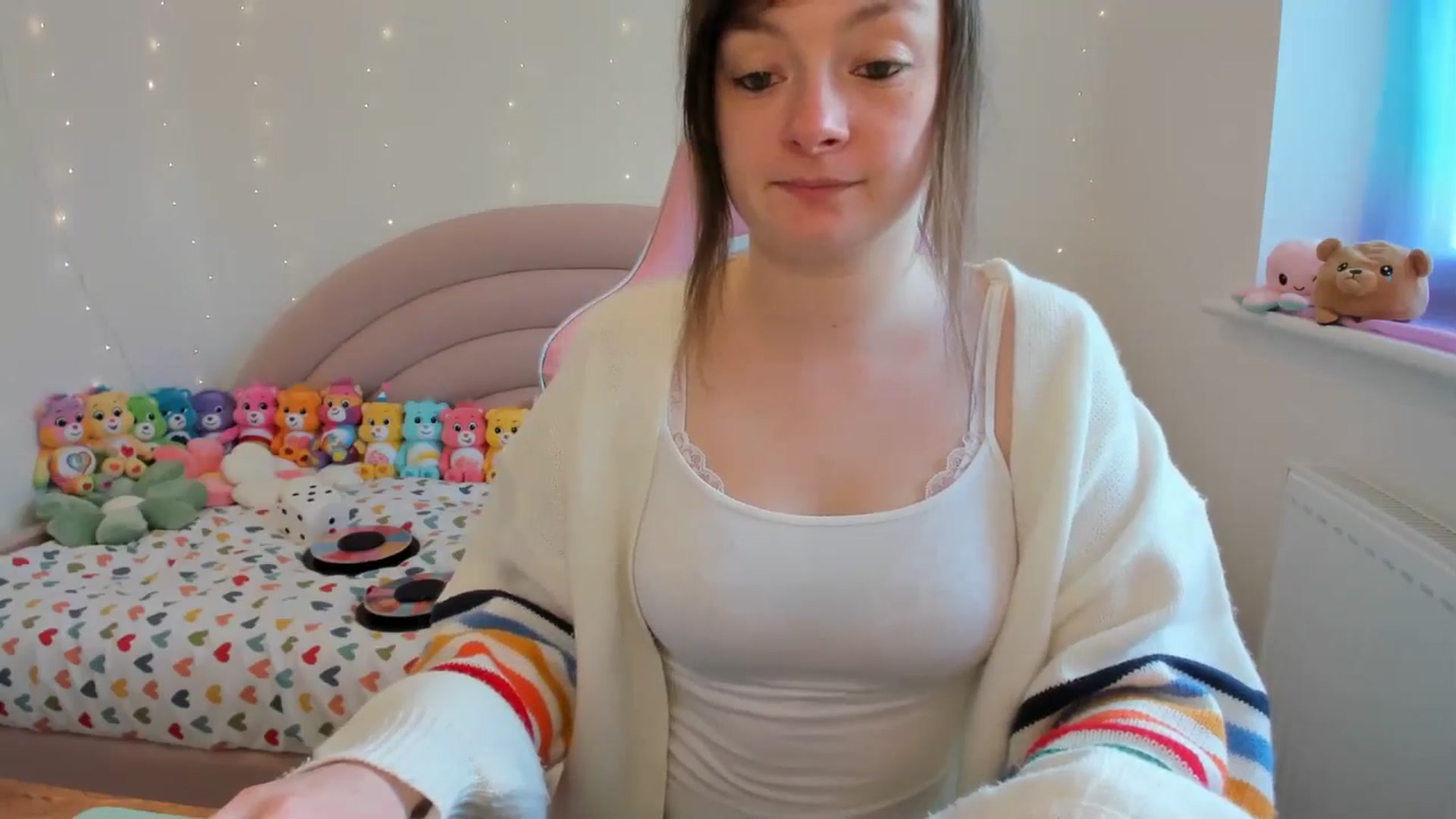 Gallery image thumbnail from JessieBear_'s myfreecams stream on, 04/25/2024, 14:27 image 16 of 20