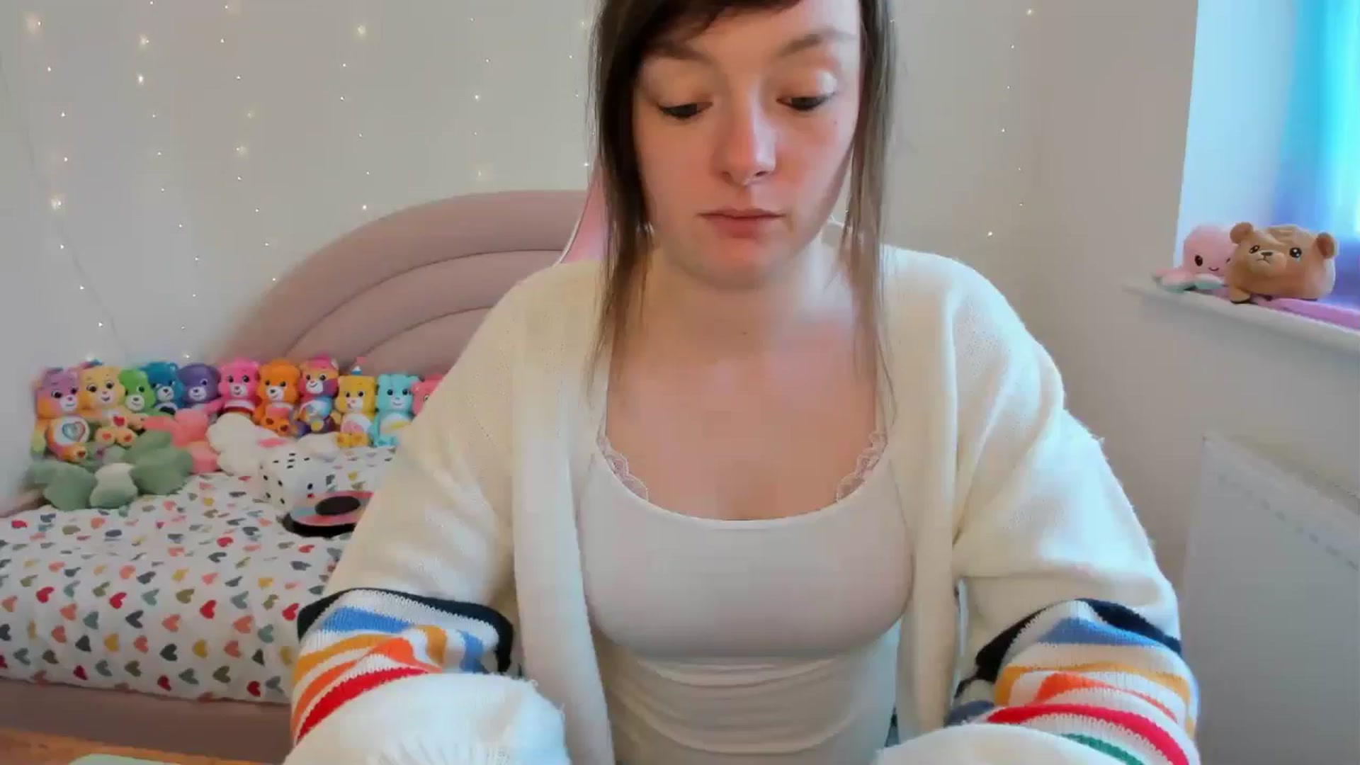 Gallery image thumbnail from JessieBear_'s myfreecams stream on, 04/25/2024, 14:27 image 12 of 20