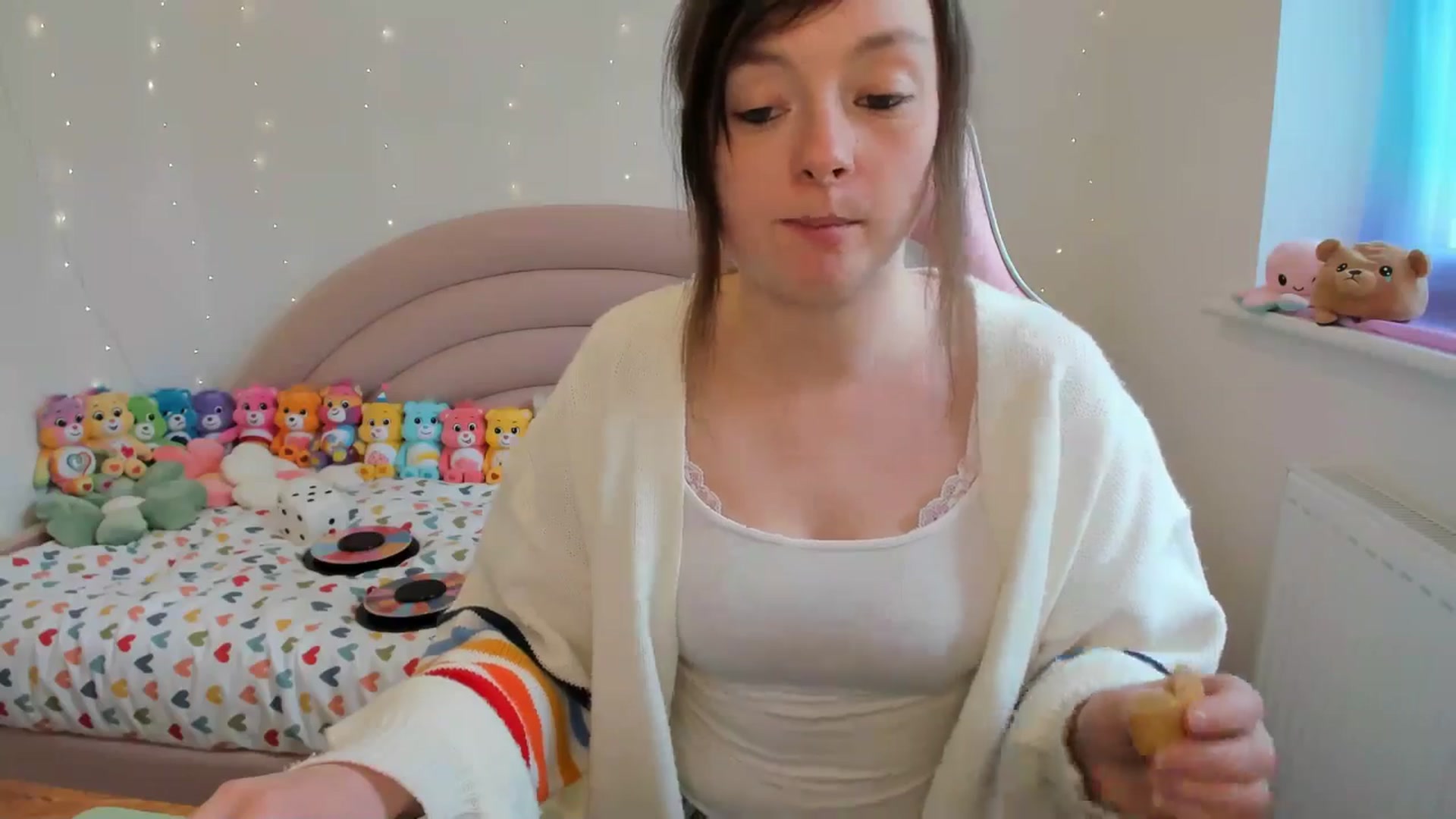 Gallery image thumbnail from JessieBear_'s myfreecams stream on, 04/25/2024, 16:57 image 6 of 20