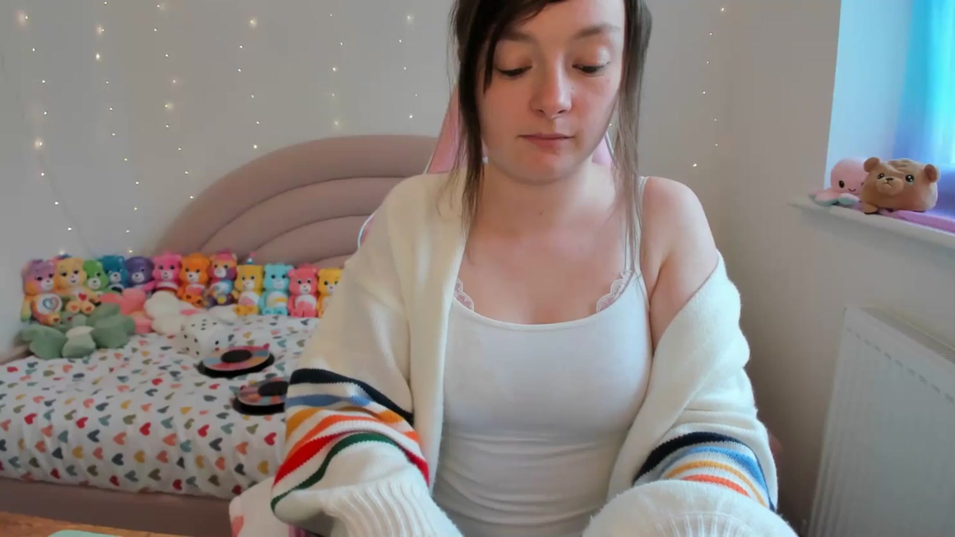 Gallery image thumbnail from JessieBear_'s myfreecams stream on, 04/25/2024, 16:57 image 2 of 20