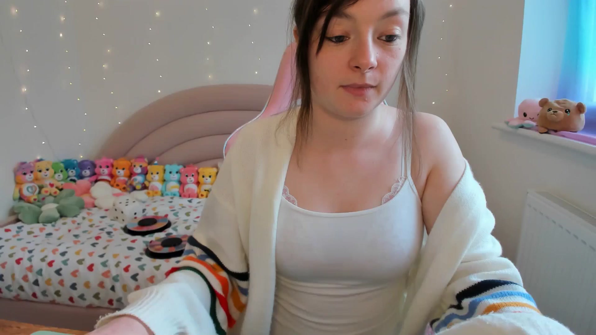 Gallery image thumbnail from JessieBear_'s myfreecams stream on, 04/25/2024, 16:57 image 3 of 20