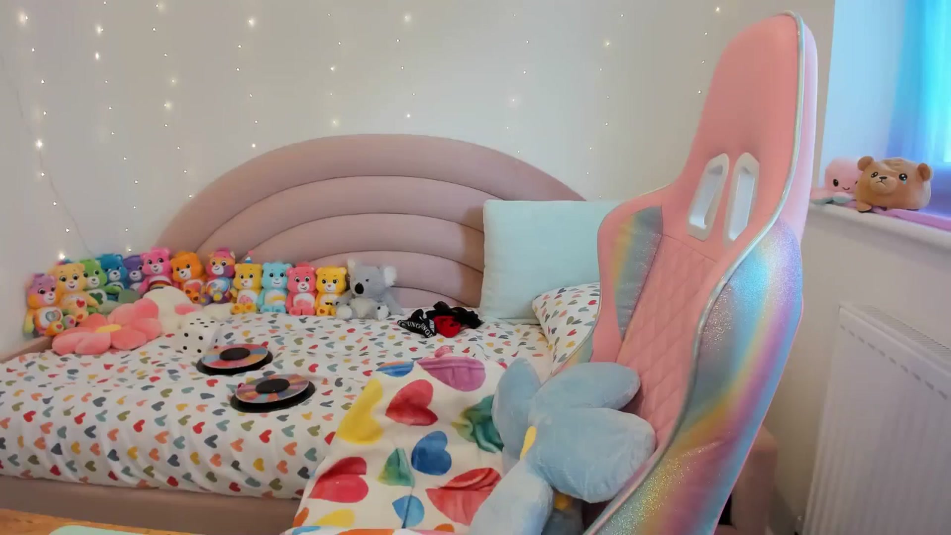 Gallery image thumbnail from JessieBear_'s myfreecams stream on, 04/26/2024, 15:43 image 5 of 20