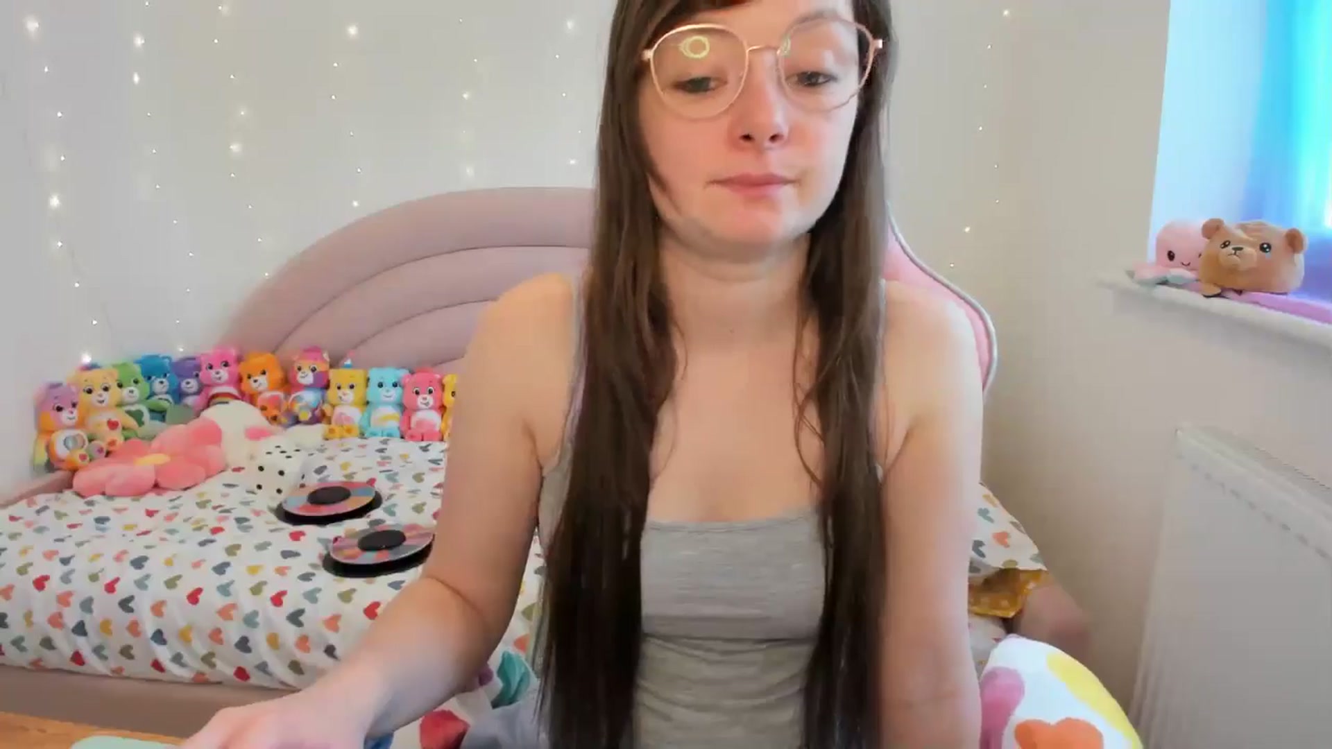 Gallery image thumbnail from JessieBear_'s myfreecams stream on, 04/26/2024, 15:43 image 4 of 20