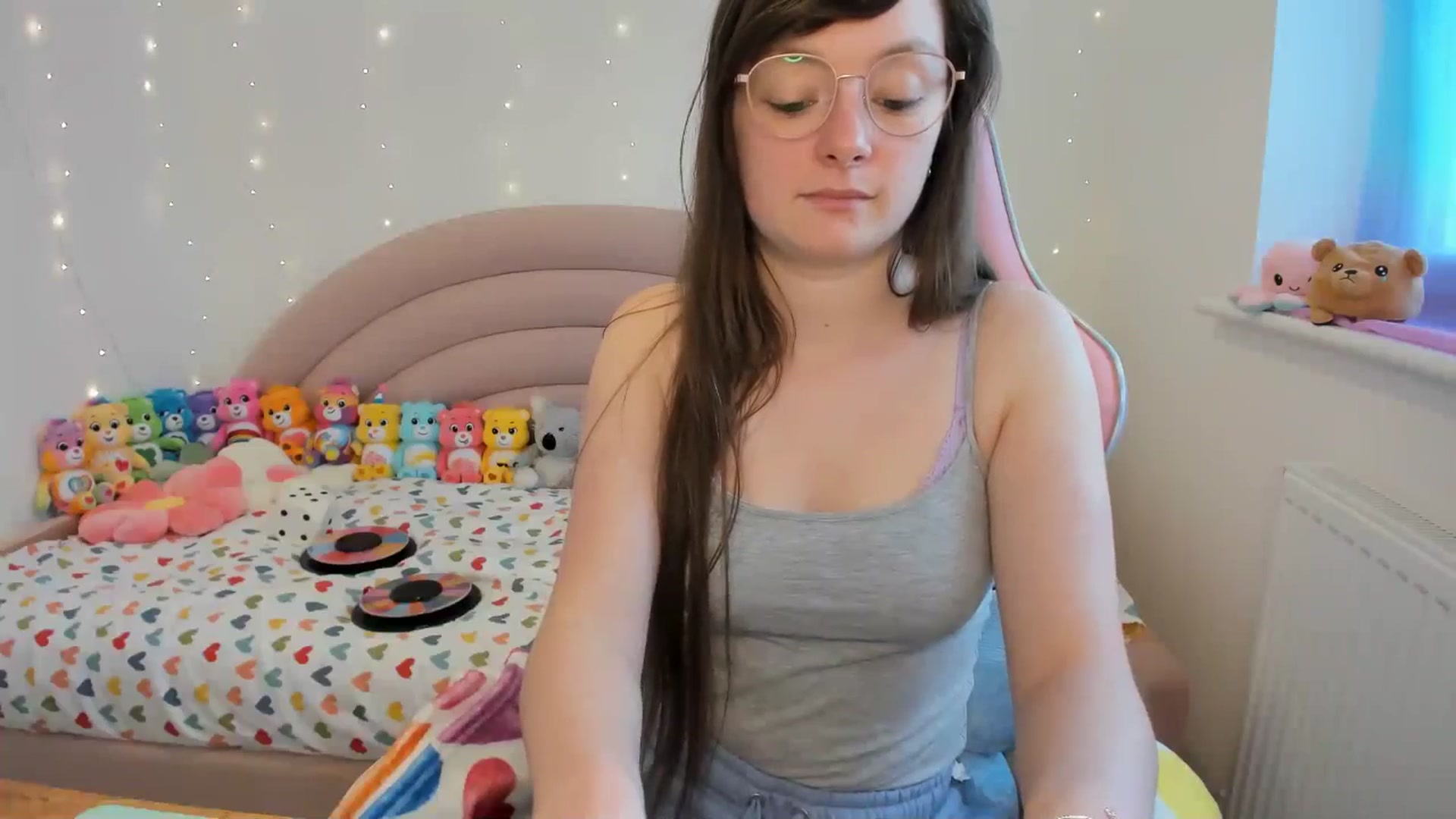 Gallery image thumbnail from JessieBear_'s myfreecams stream on, 04/26/2024, 15:43 image 8 of 20