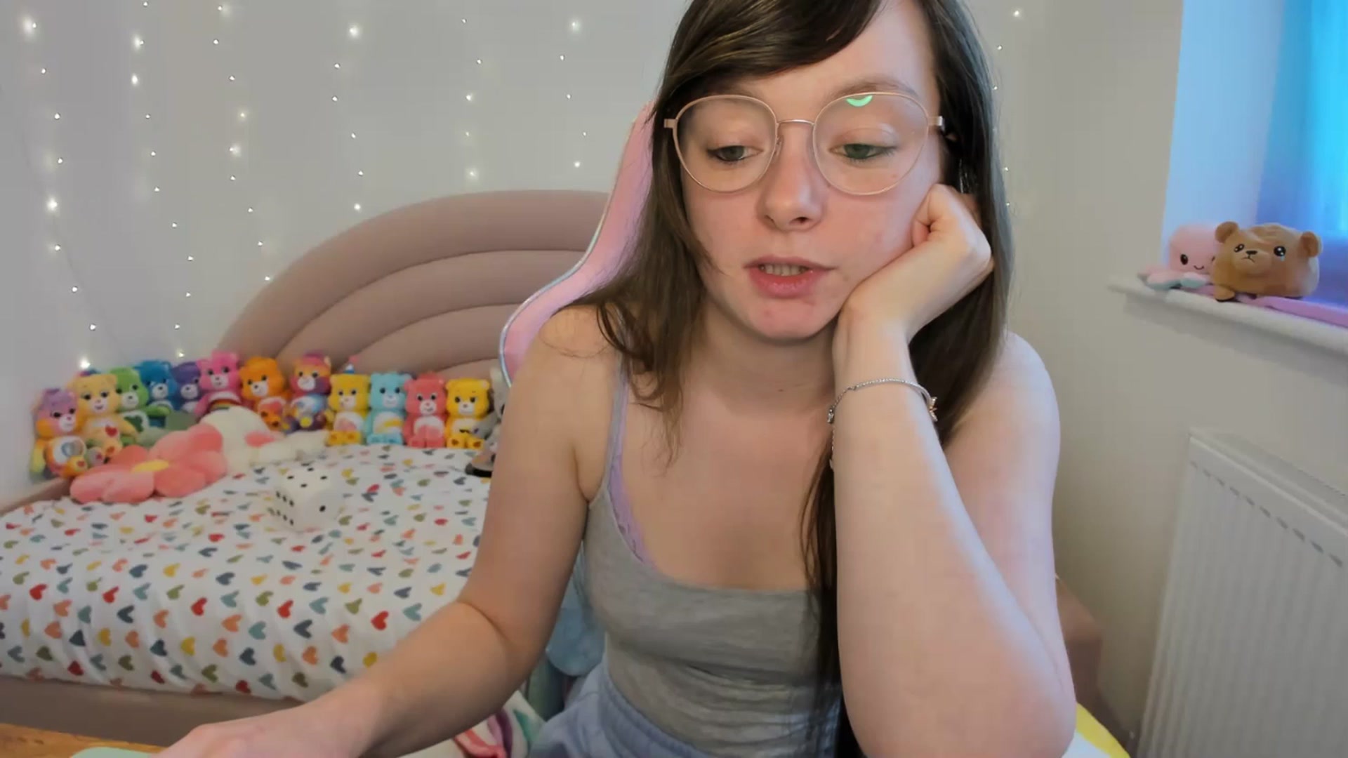 Gallery image thumbnail from JessieBear_'s myfreecams stream on, 04/26/2024, 17:02 image 4 of 20