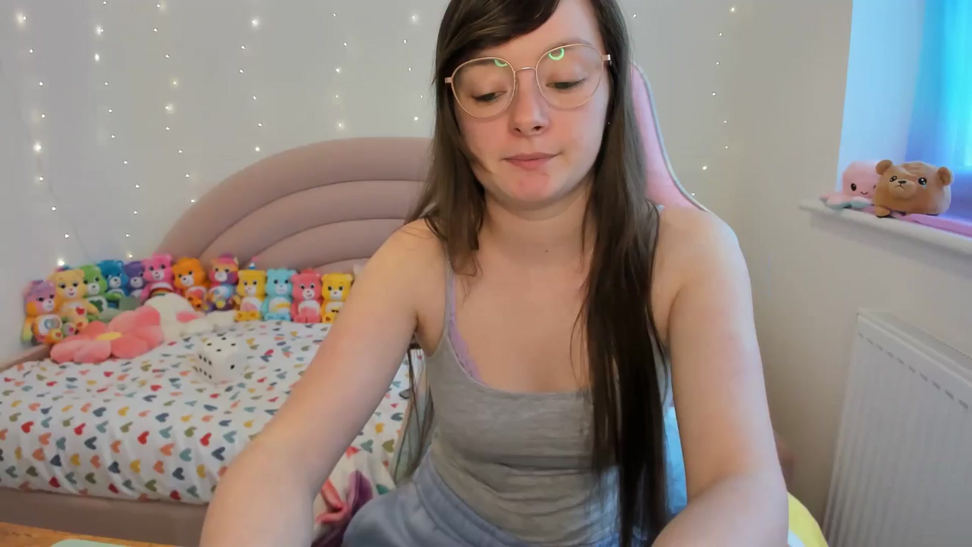 Gallery image thumbnail from JessieBear_'s myfreecams stream on, 04/26/2024, 17:02 image 1 of 20