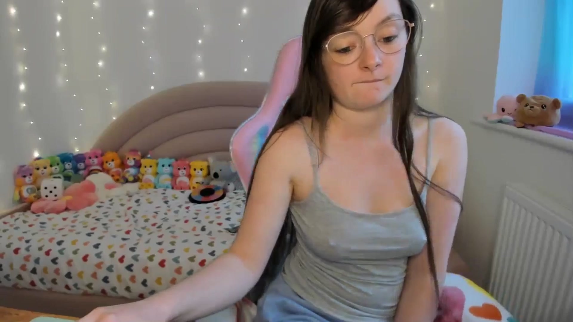 Gallery image thumbnail from JessieBear_'s myfreecams stream on, 04/26/2024, 17:02 image 16 of 20