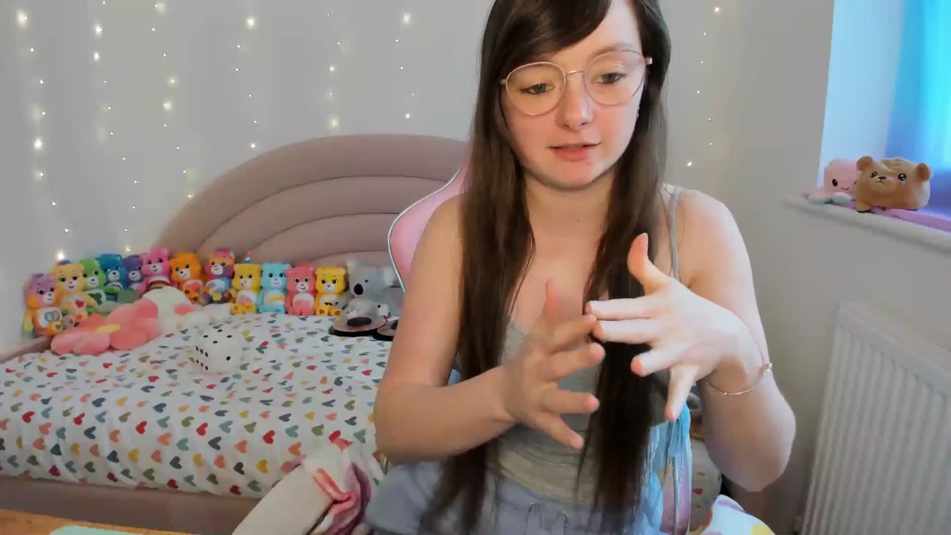 Gallery image thumbnail from JessieBear_'s myfreecams stream on, 04/26/2024, 17:02 image 7 of 20
