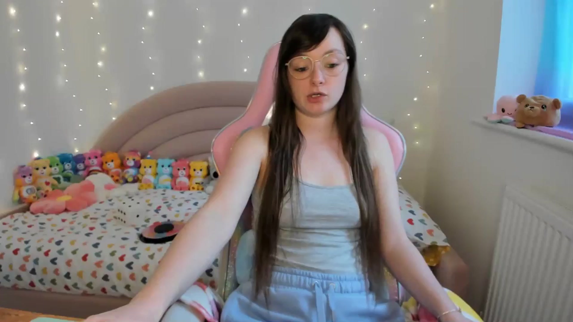 Gallery image thumbnail from JessieBear_'s myfreecams stream on, 04/26/2024, 17:02 image 12 of 20